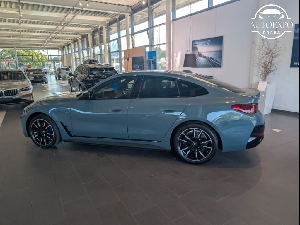BMW i4, M60 xDrive Innovationsp. * - fotka 5