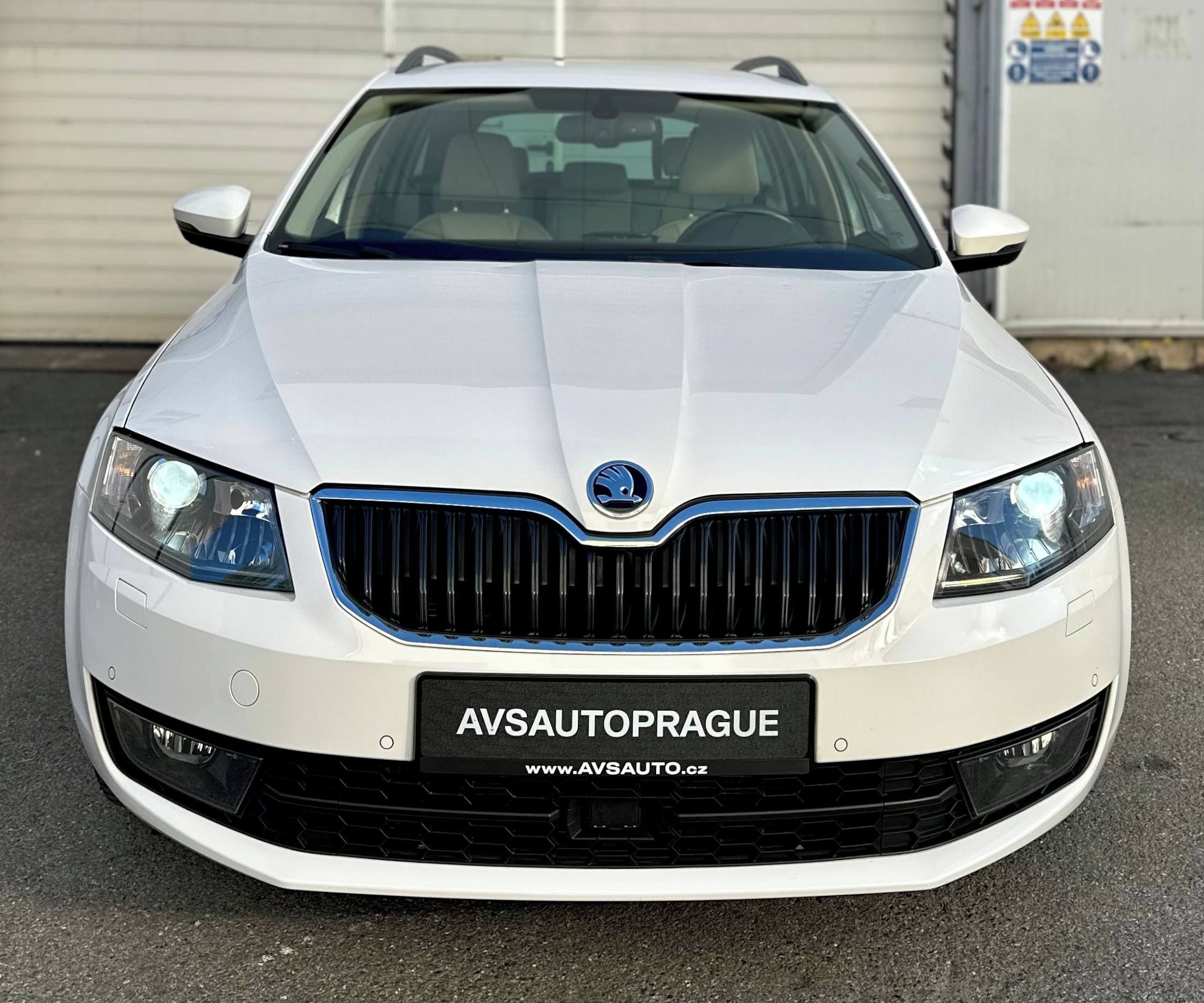 Škoda Octavia, 2.0 TDI 110 KW DSG ACC TAZNE - fotka 2