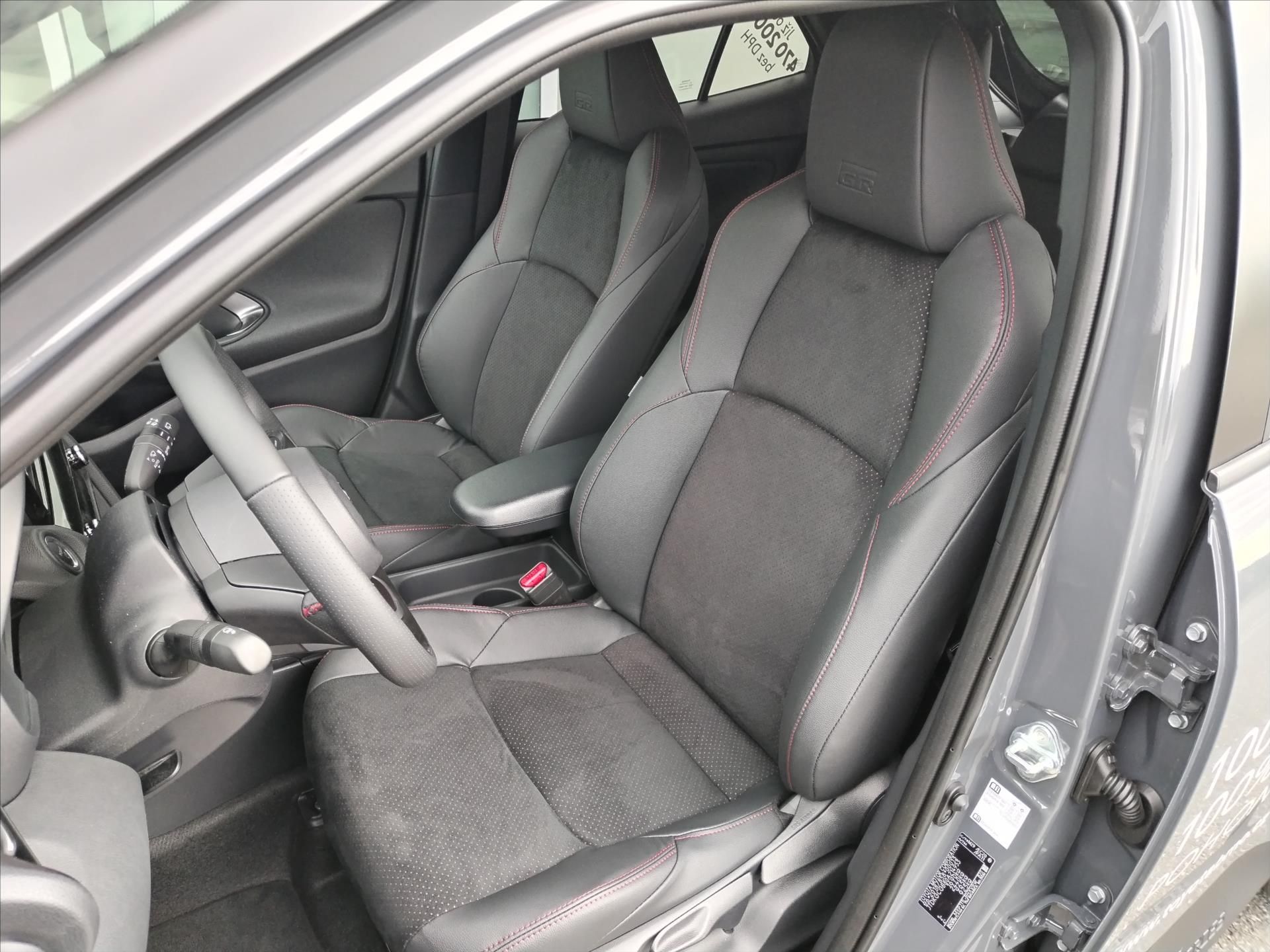 Toyota Yaris Cross, 1.5 HYBRID e-CVT FWD  GR SPORT - fotka 6