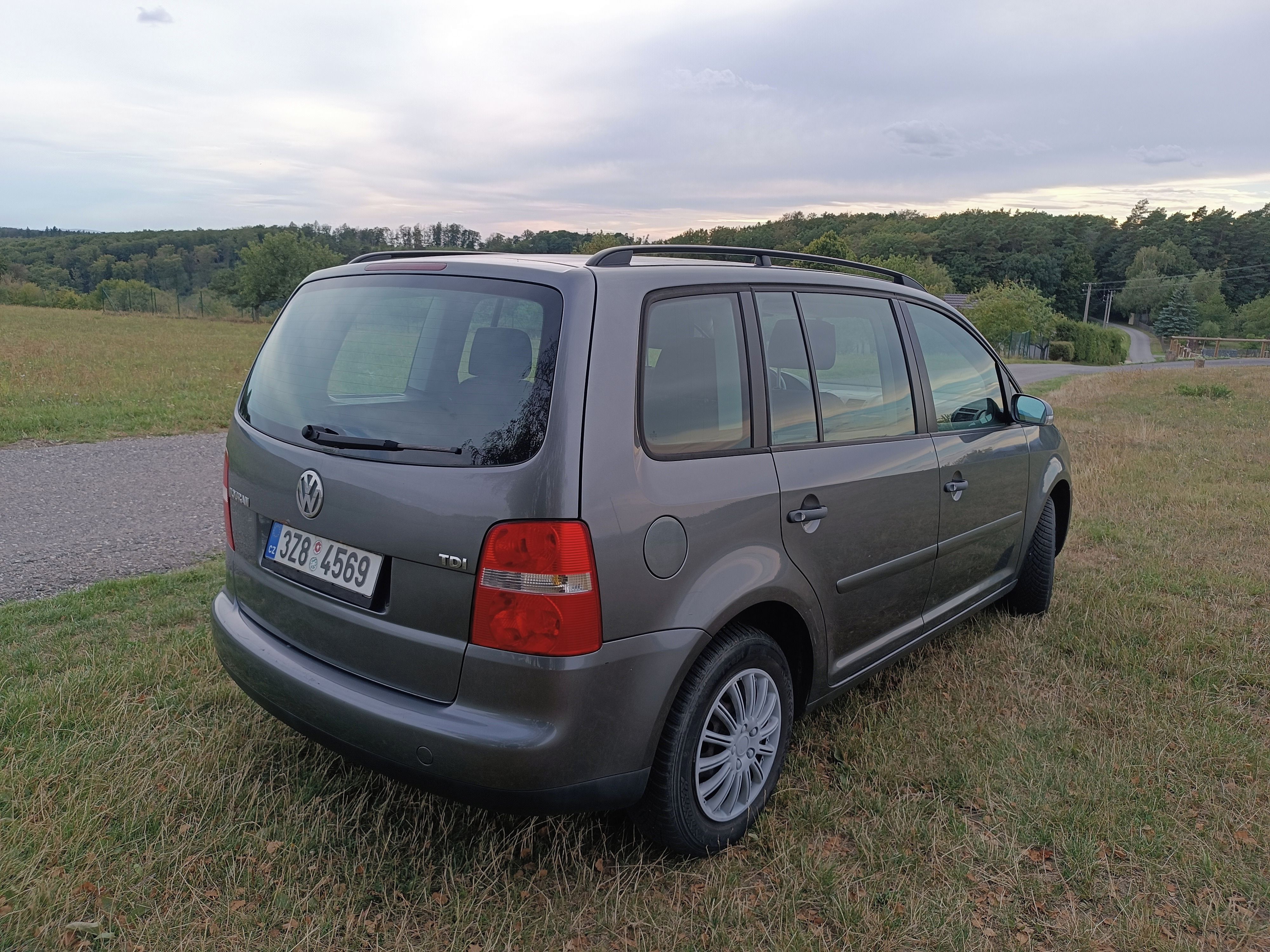 Volkswagen Touran, 1.9 TDI, dlouhodobý majitel - fotka 4