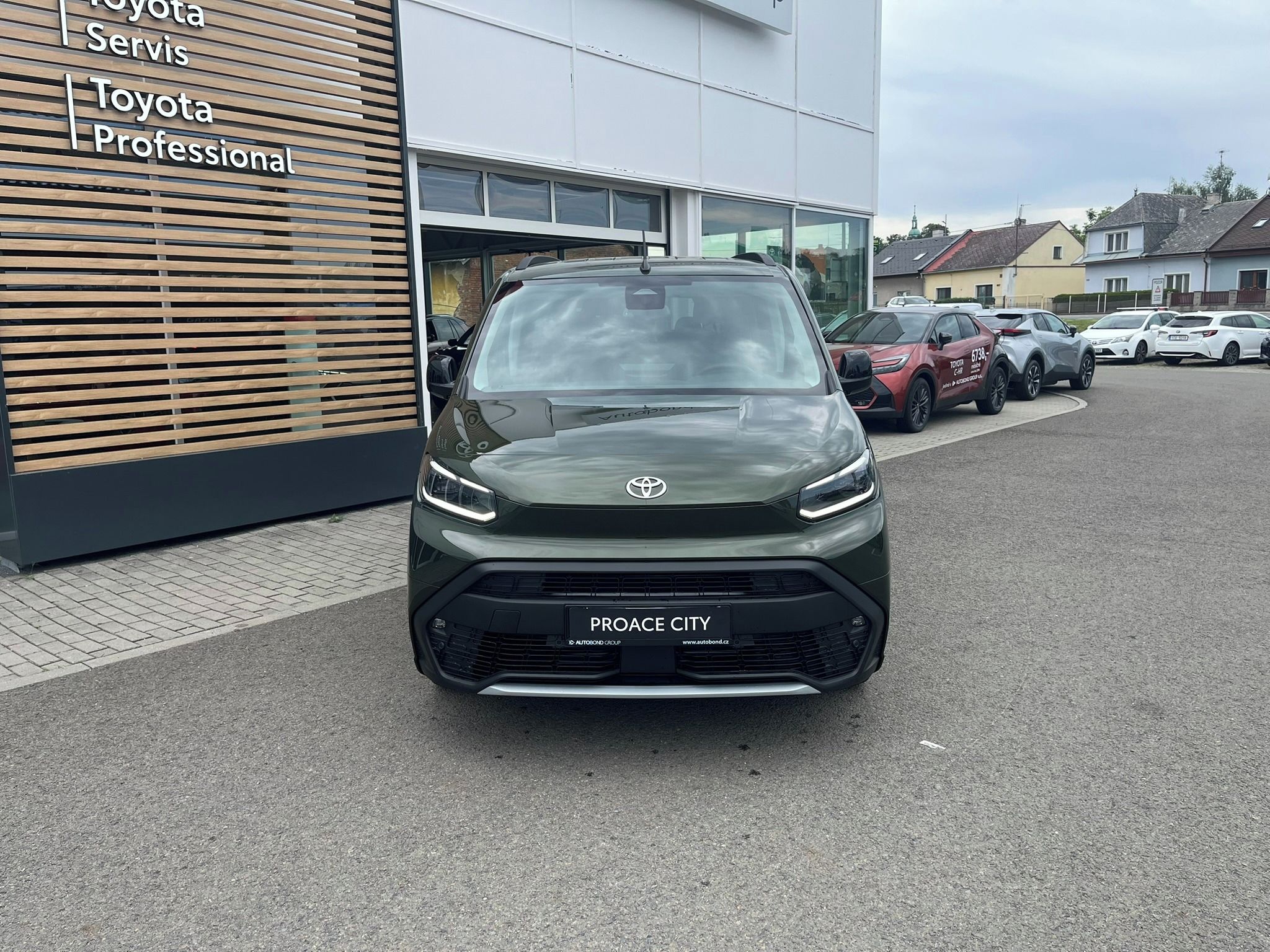 Toyota Proace City Verso, 1.5L VIP 130k 8AT - fotka 2