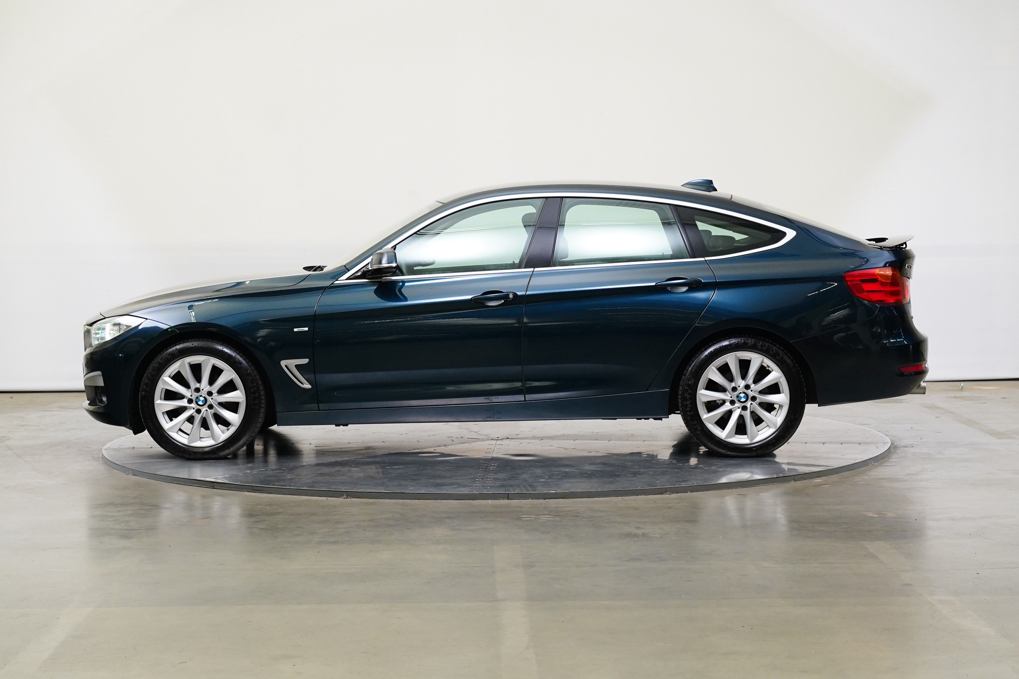 BMW Řada 3, 320d 135 kW xDrive GT - fotka 3
