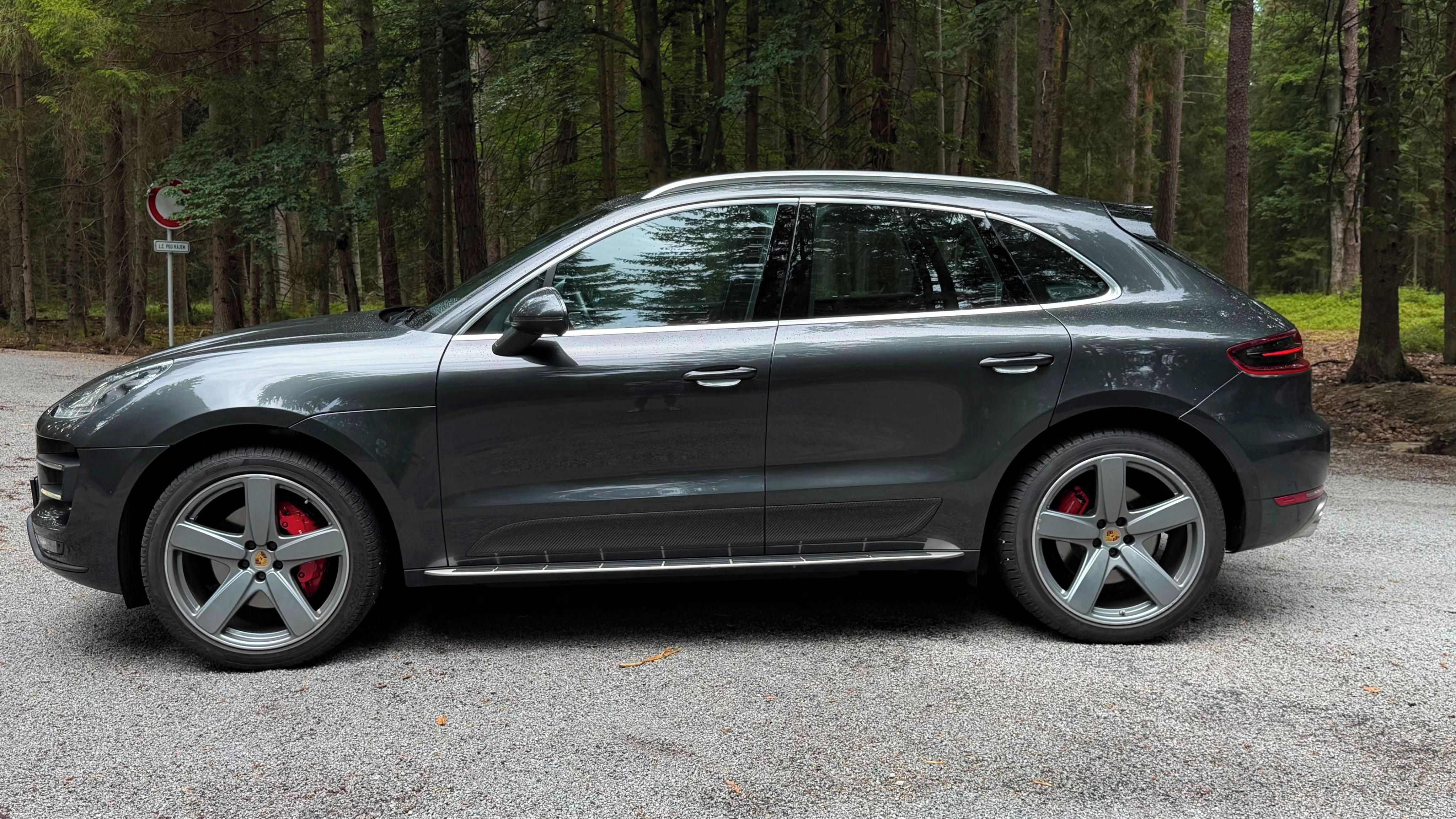 Porsche Macan, Turbo, téměř max výbava - fotka 4