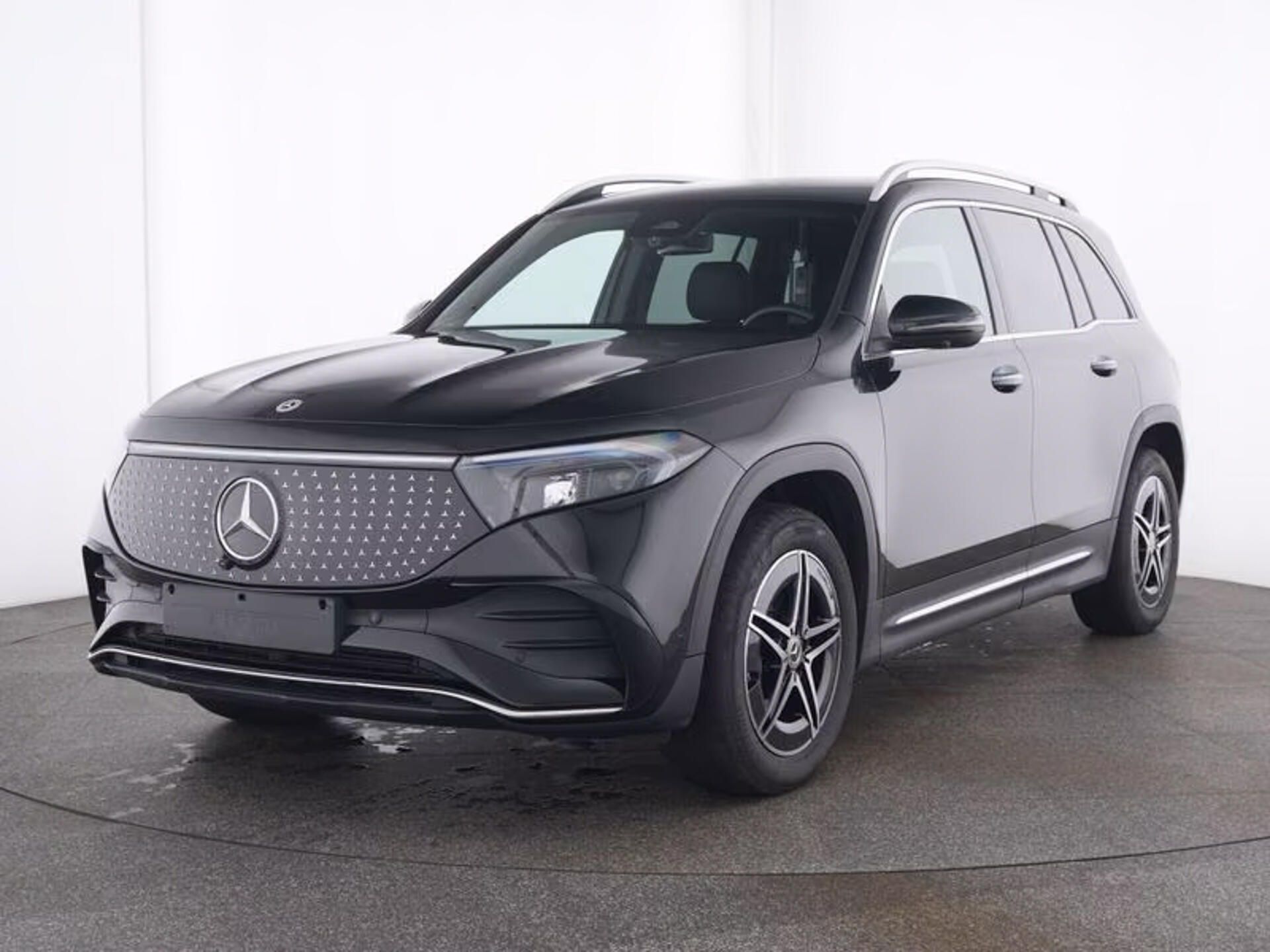 Mercedes-Benz EQB, 300 4M AMG 7míst Pano 360 Dist