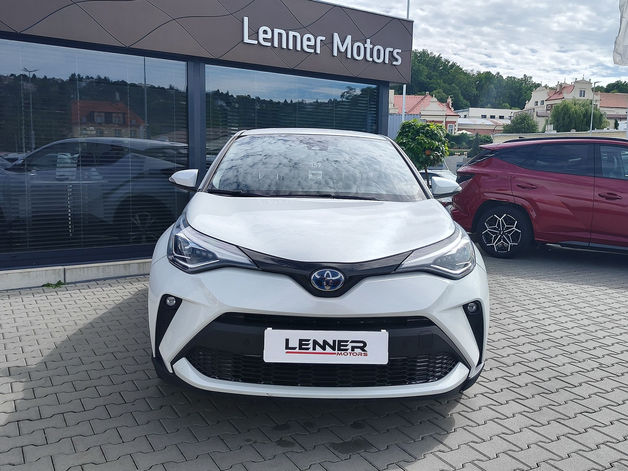 Toyota C-HR, 2.0 HEV/112kW Executive E-CVT - fotka 2