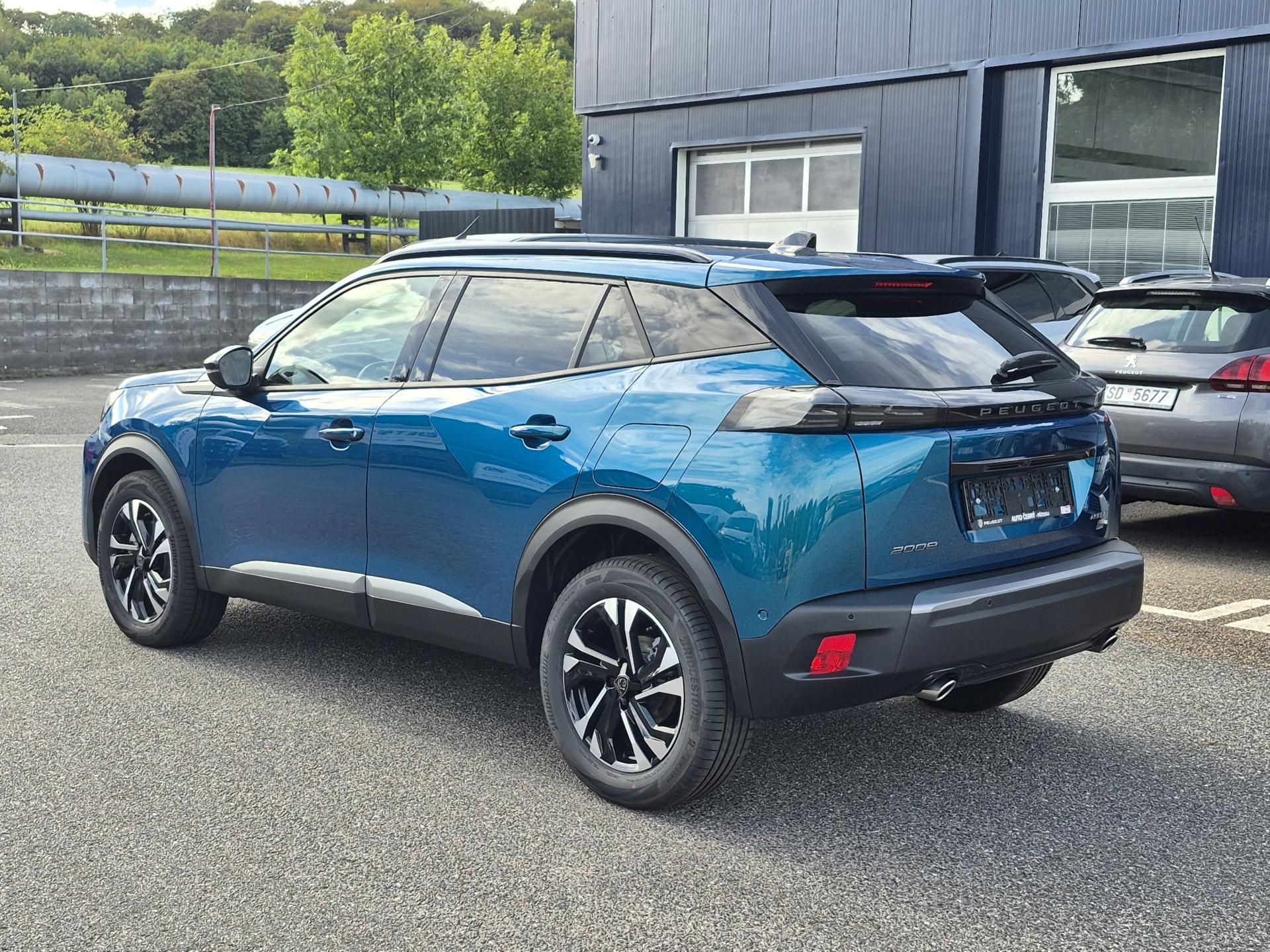 Peugeot 2008, ALLURE Hybrid 145 e-DCS6 - fotka 3