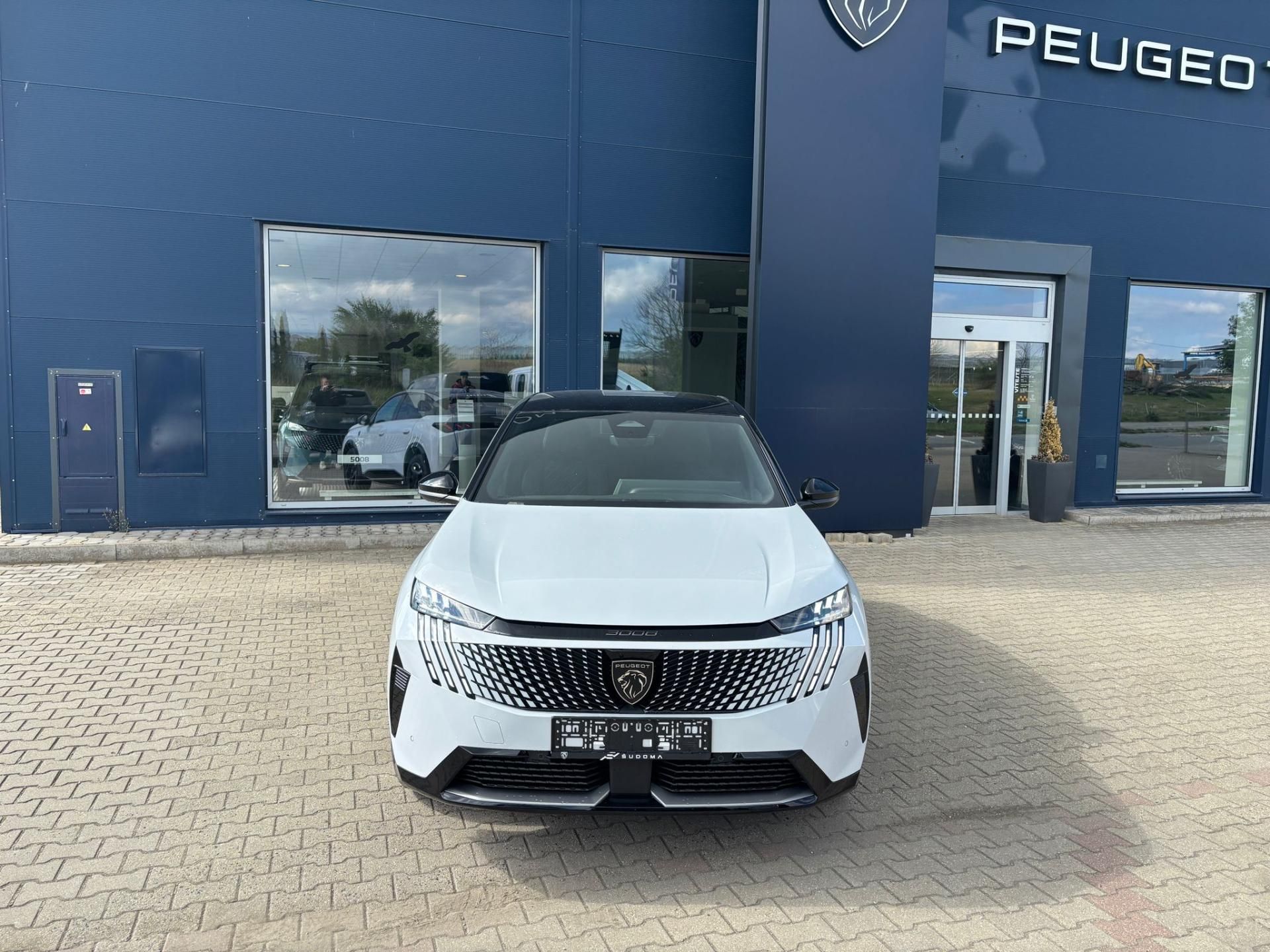 Peugeot 3008, GT Elektromotor 210 k / 73 kWh - fotka 2