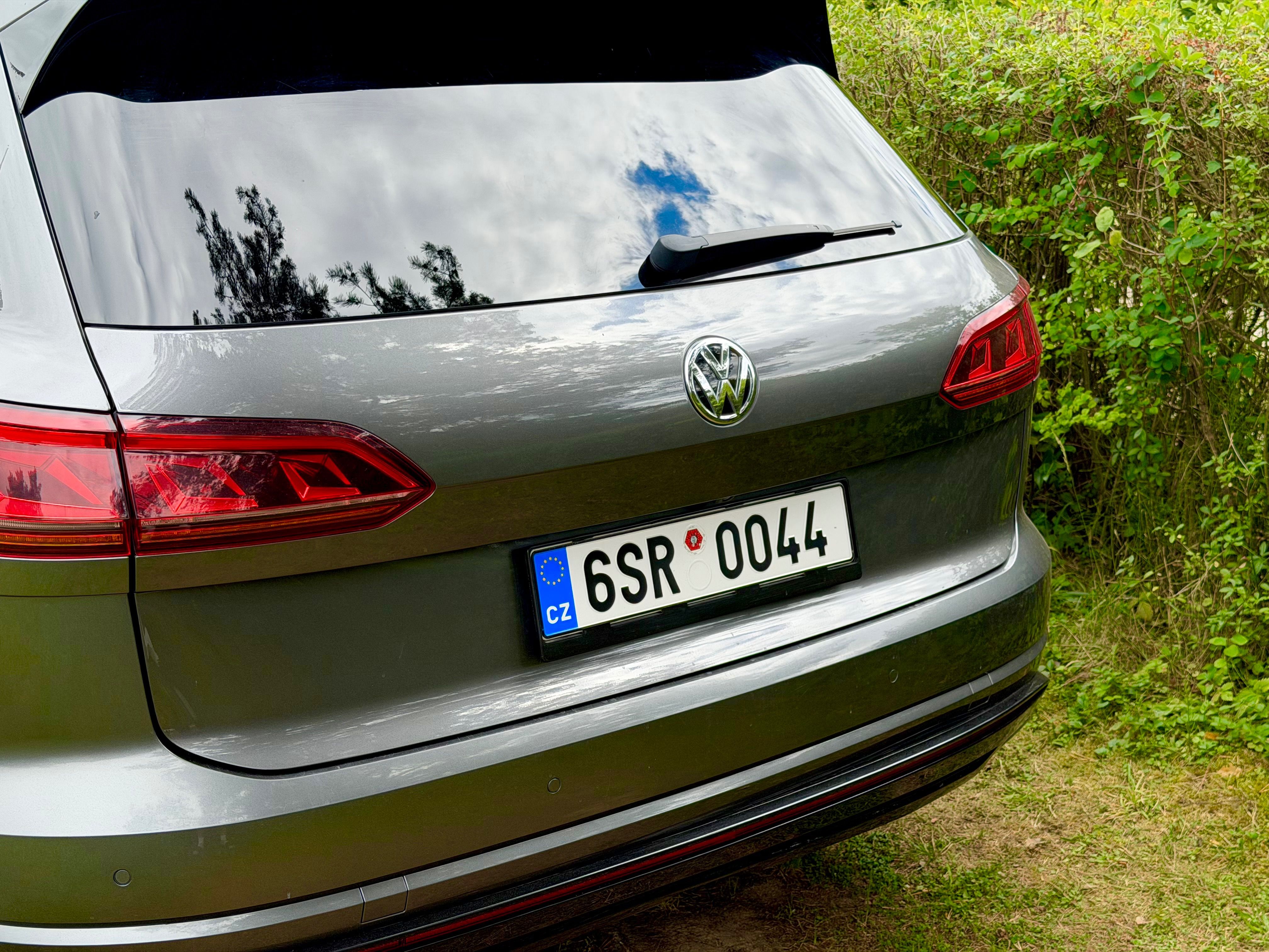 Volkswagen Touareg, R line 3.0 210kW CZ vzduch taž - fotka 6