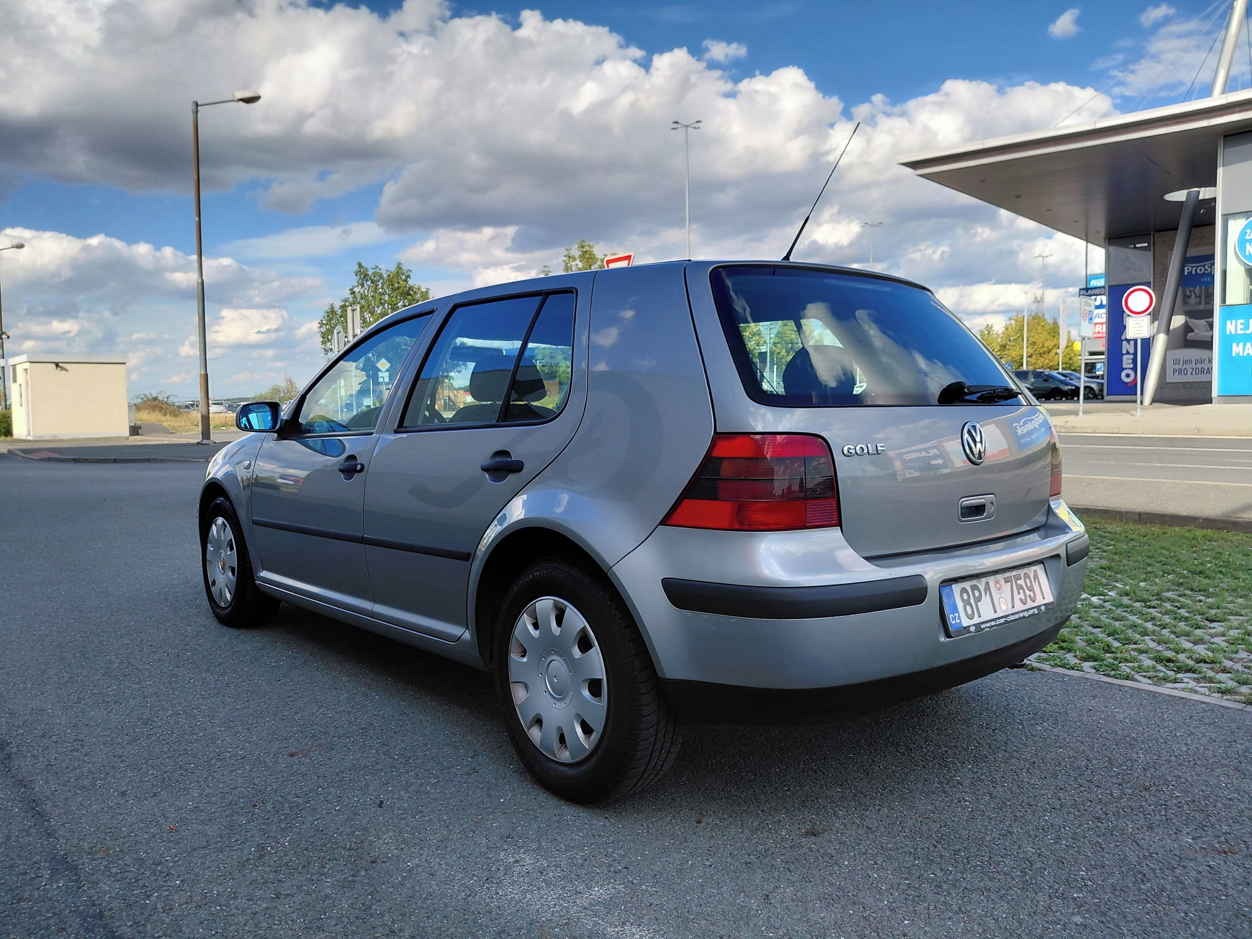 Volkswagen Golf, 1.4 16V 55KW 2.MAJ,NOVÁ STK - fotka 5