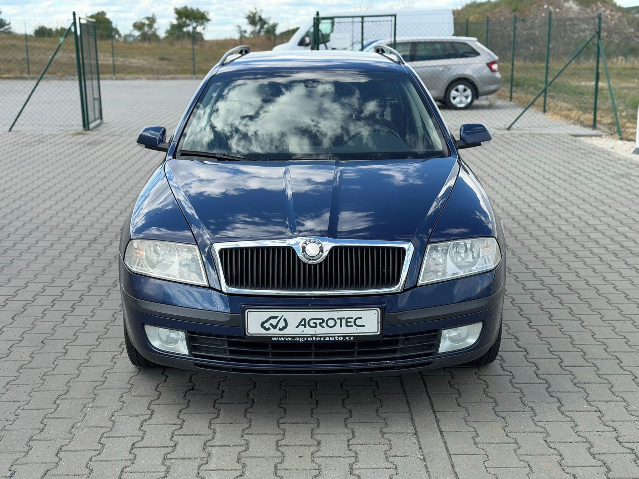 Škoda Octavia, 2.0 TDI 103 kW Elegance Combi - fotka 2