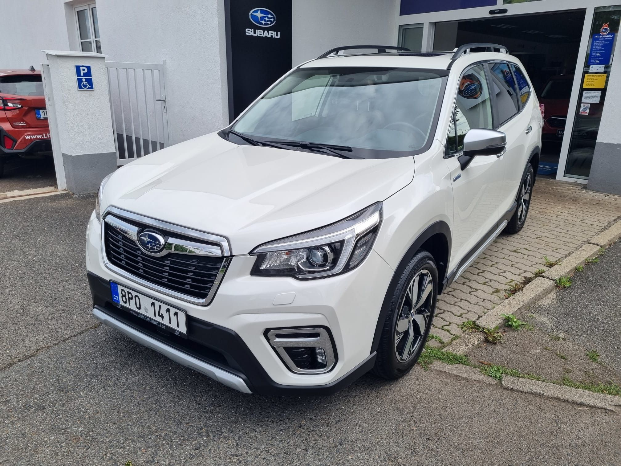 Subaru Forester, 2,0i CVT EXECUTIVE ČR - fotka 2