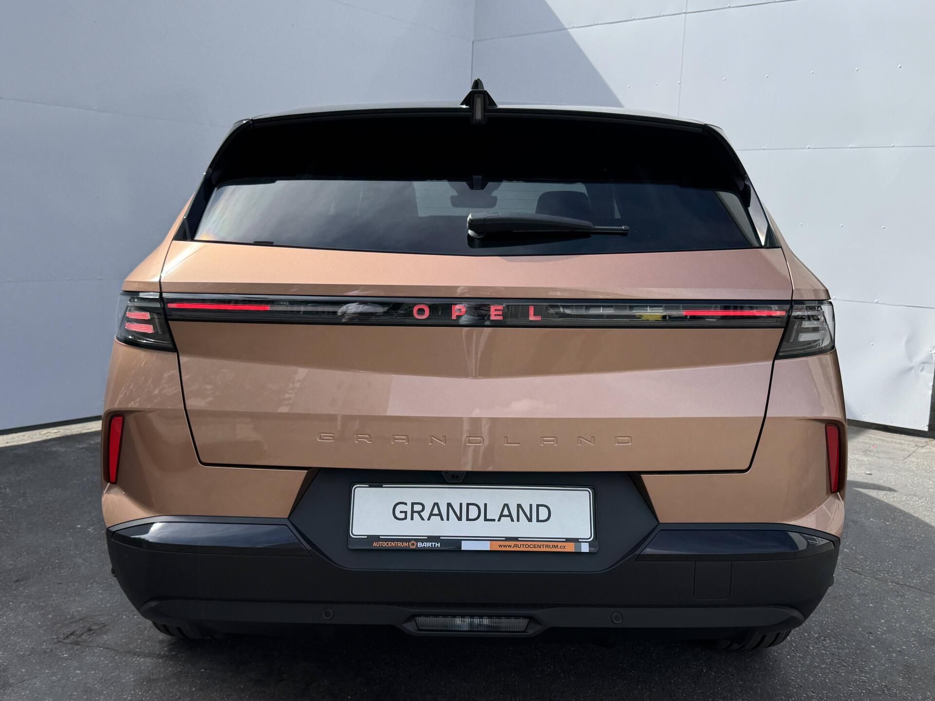 Opel Grandland, Ultimate Hybrid TURBO eDCT6 1. - fotka 5