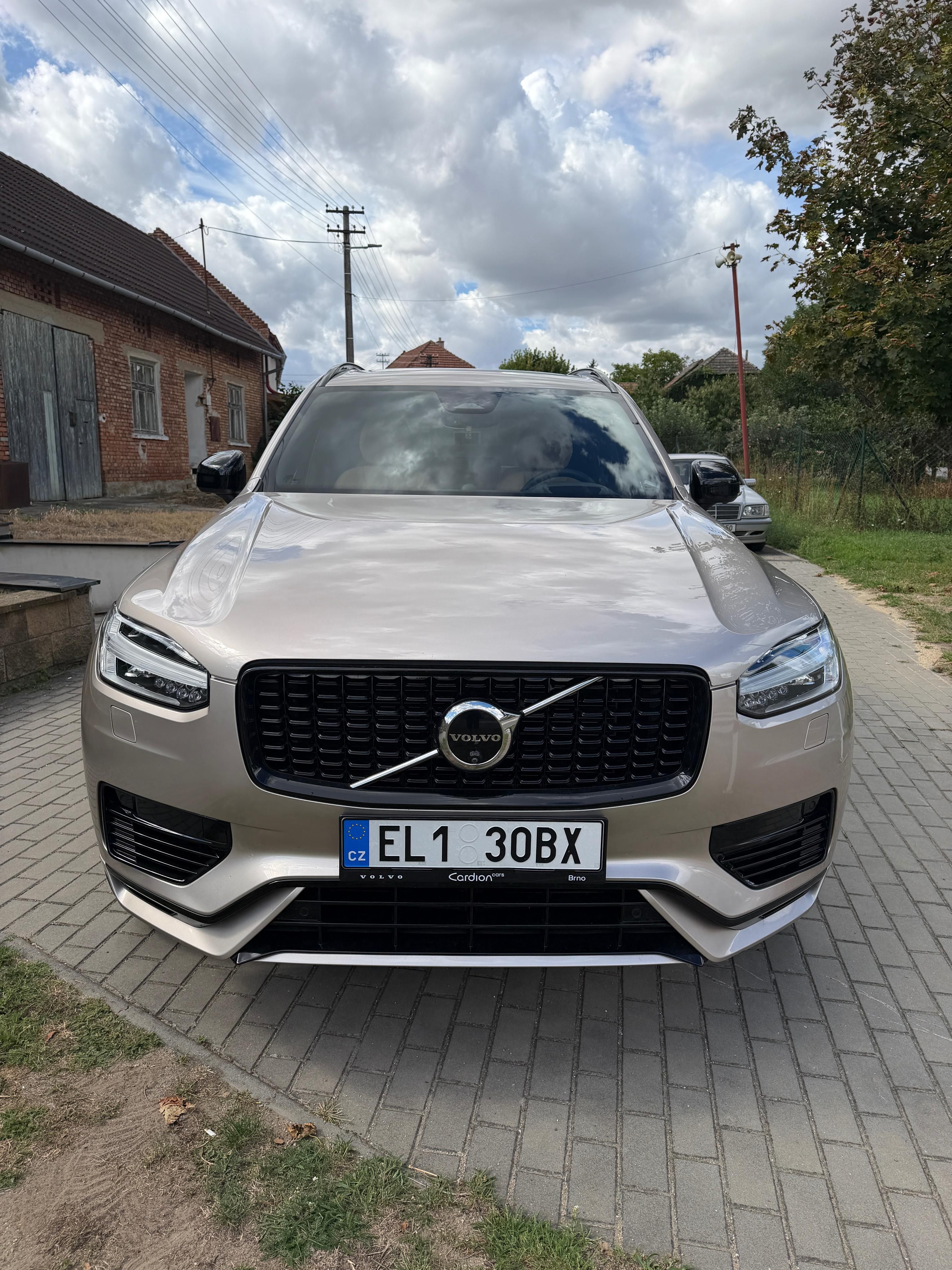 Volvo XC90, T8 AWD Recharge Dark Ultimate - fotka 3