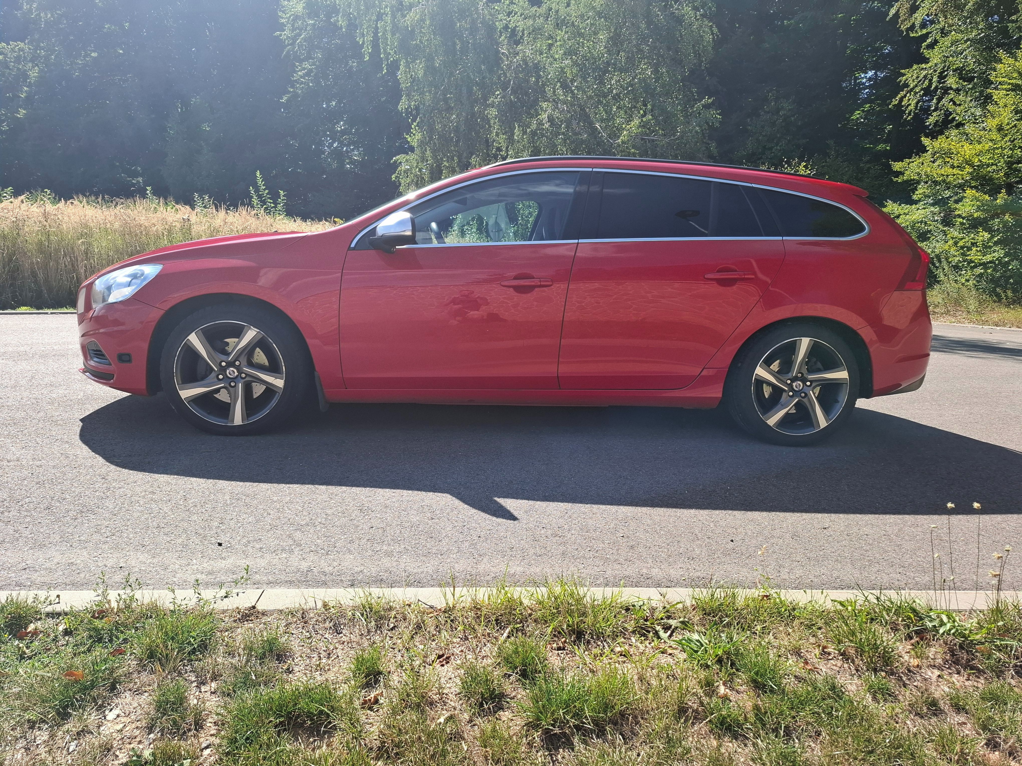 Volvo V60, Volvo V60 D5, R-design 151kw - fotka 3