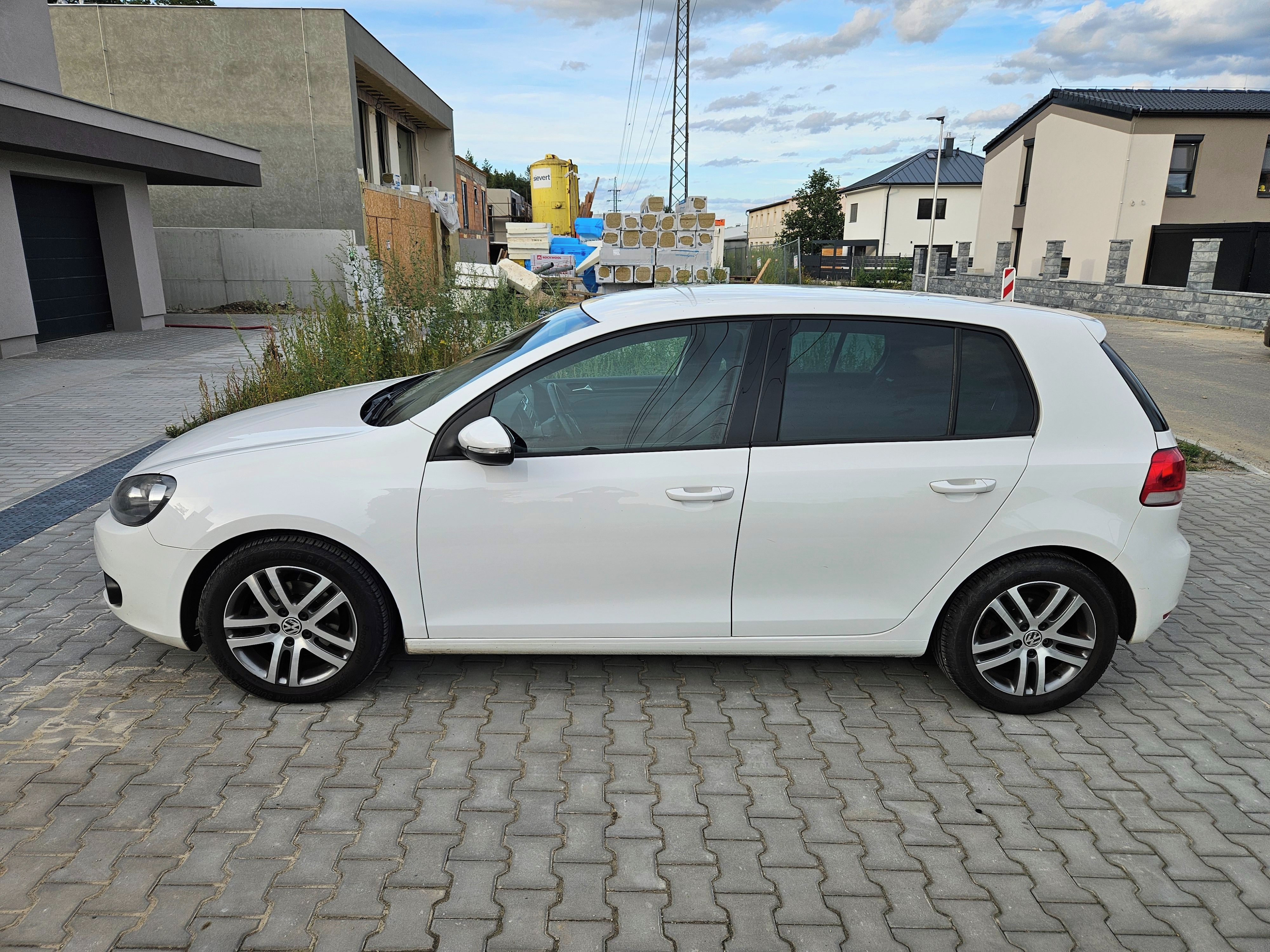 Volkswagen Golf, nízká spotřeba, nová STK - fotka 2