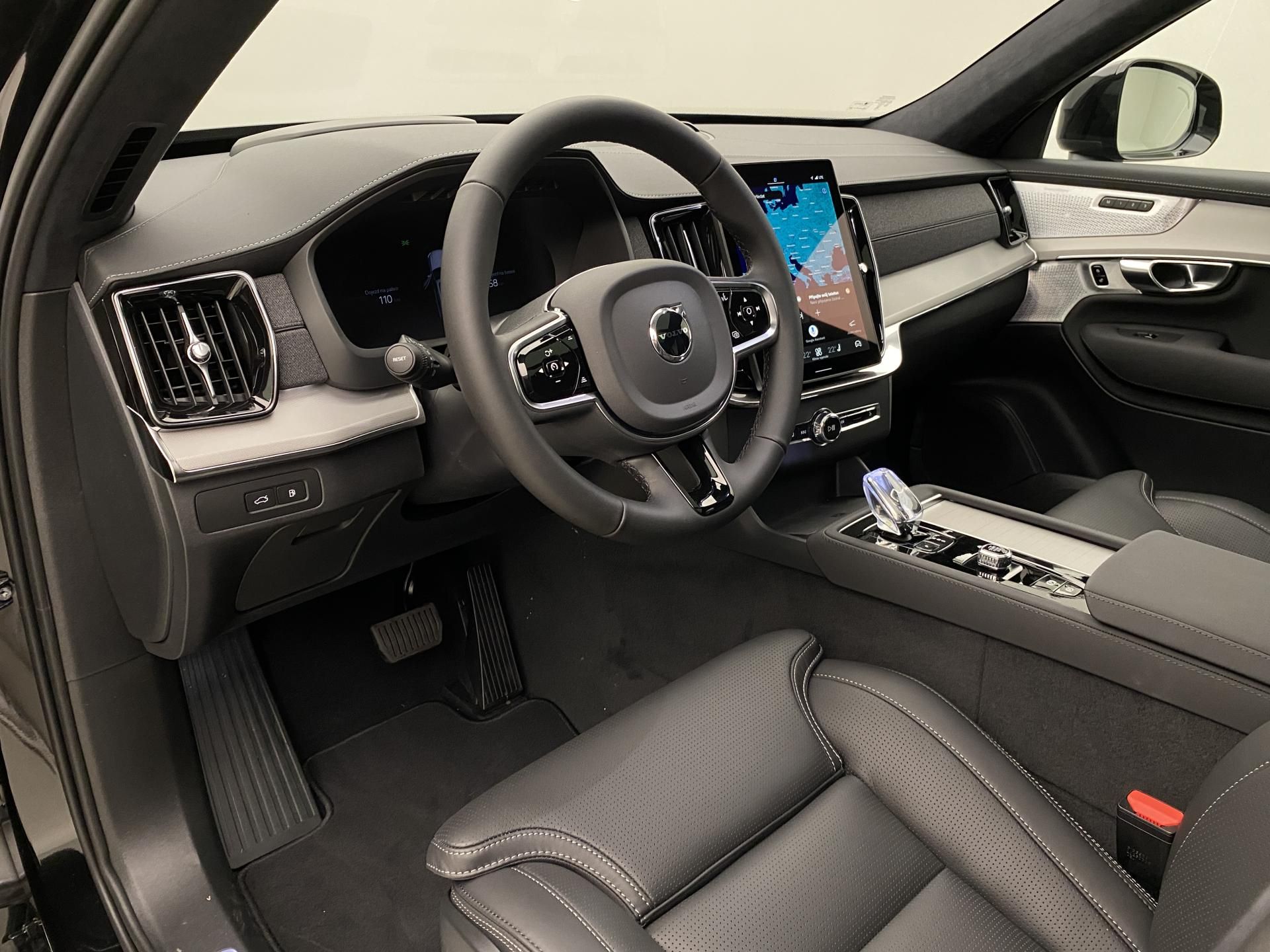 Volvo XC90, T8 RECHARGE BLACK EDITION 7m - fotka 4