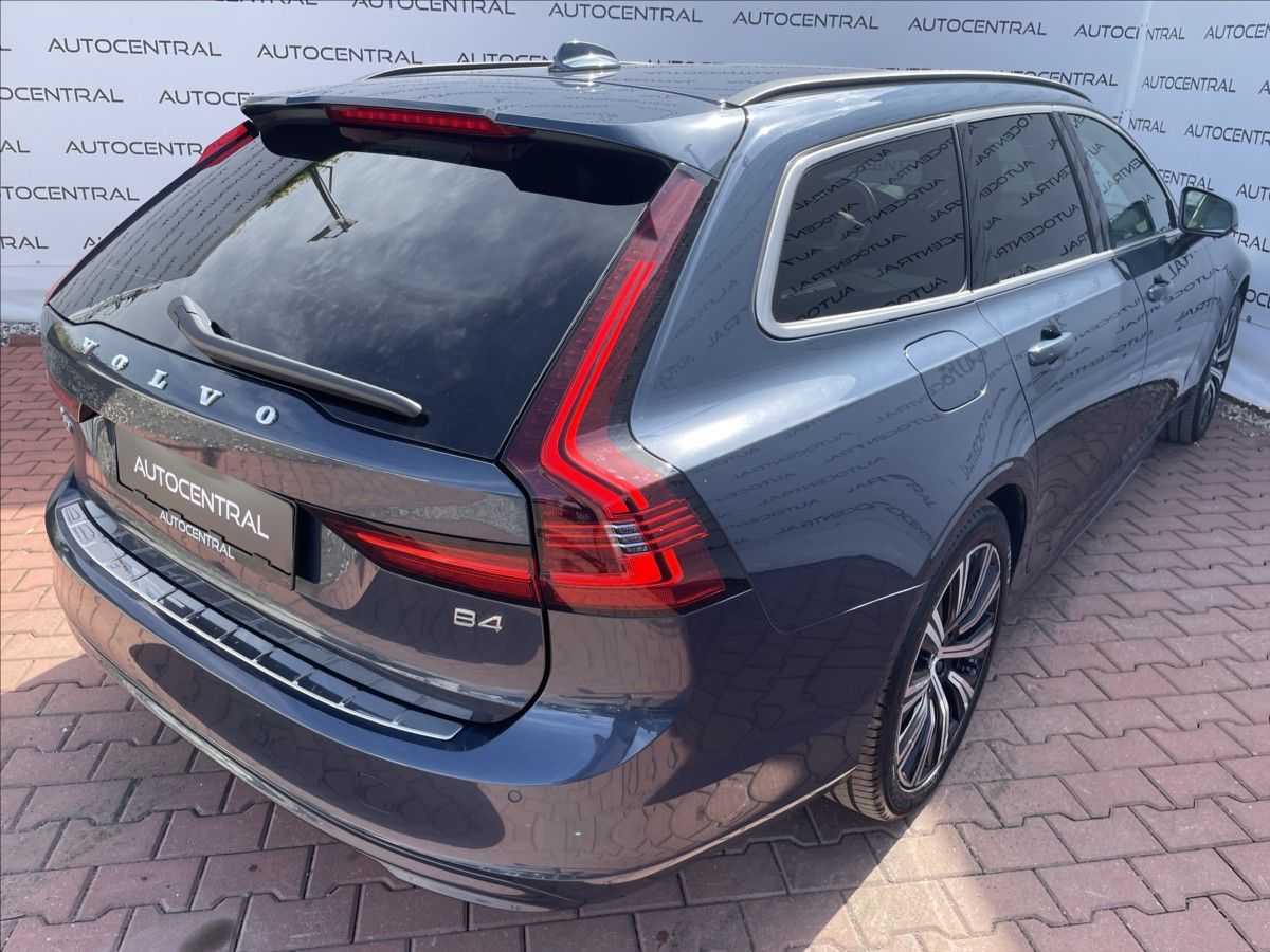 Volvo V90, 2,0 i,145kW,MHEV core,STK 4/28 - fotka 6