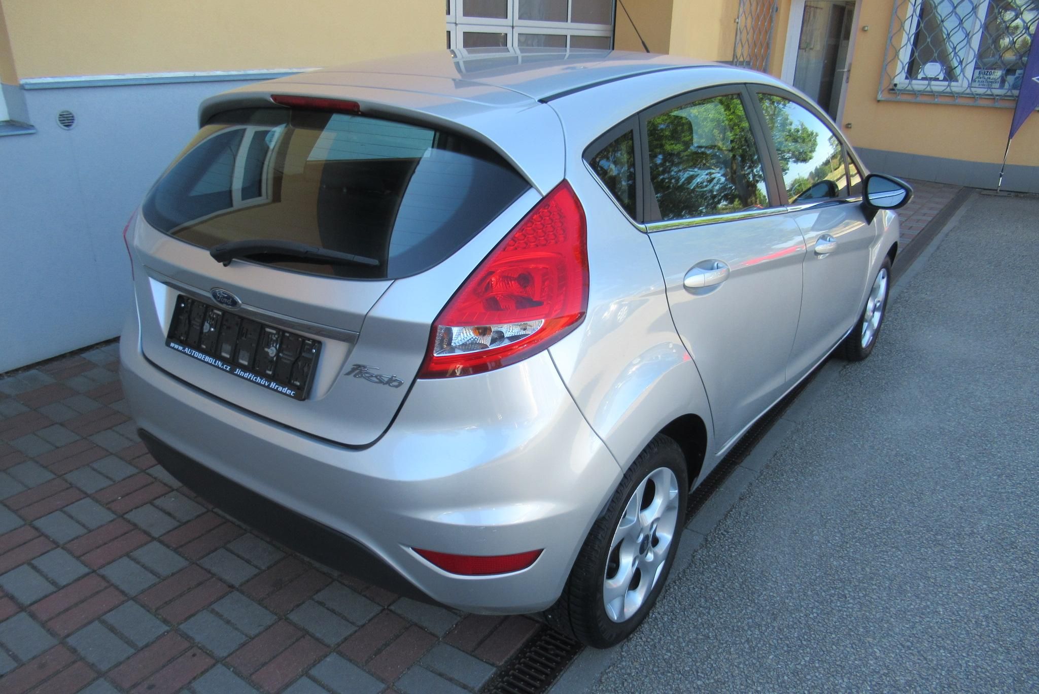 Ford Fiesta, 1.2i KLIMA  SADA ALU KOL - fotka 2