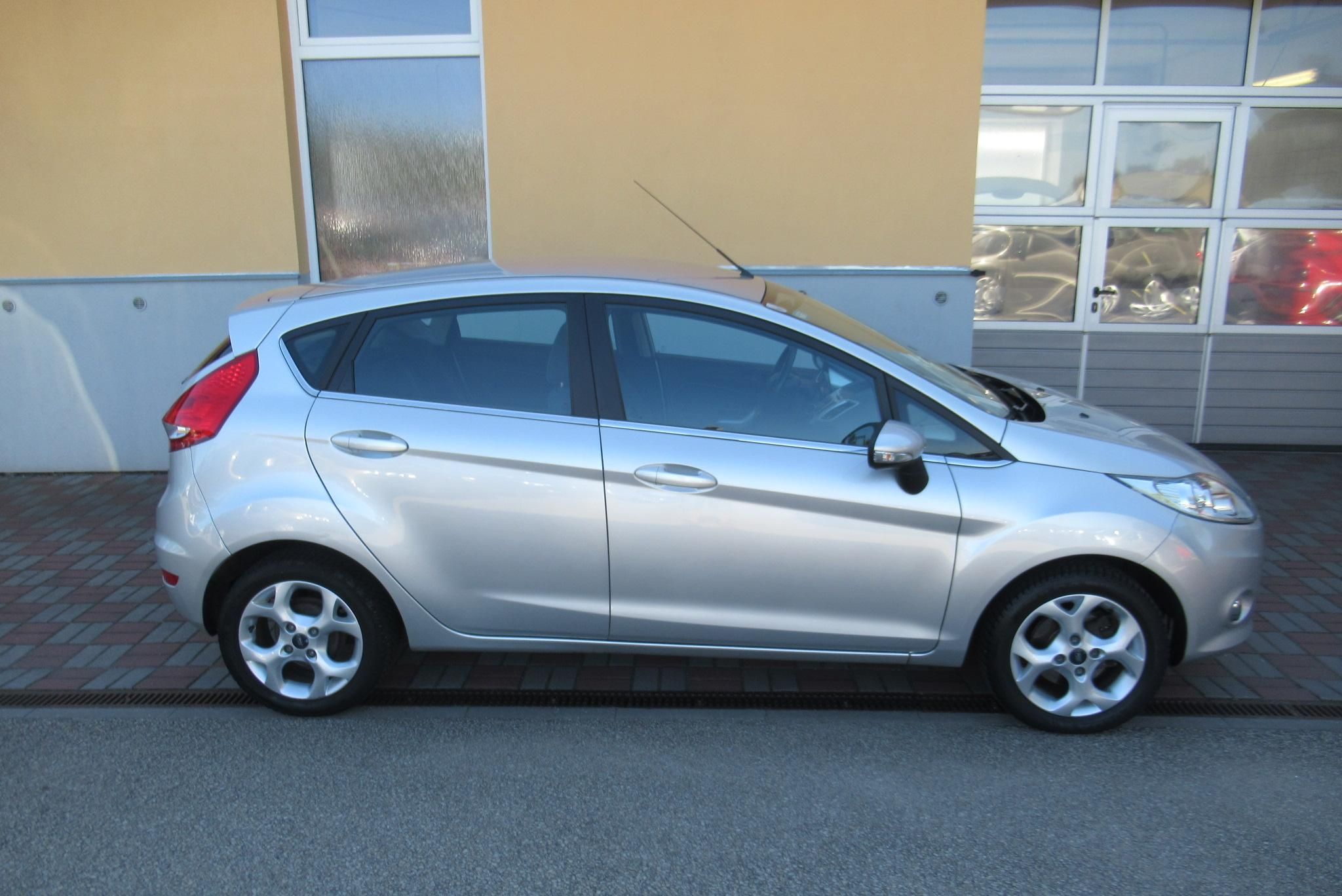 Ford Fiesta, 1.2i KLIMA  SADA ALU KOL - fotka 3
