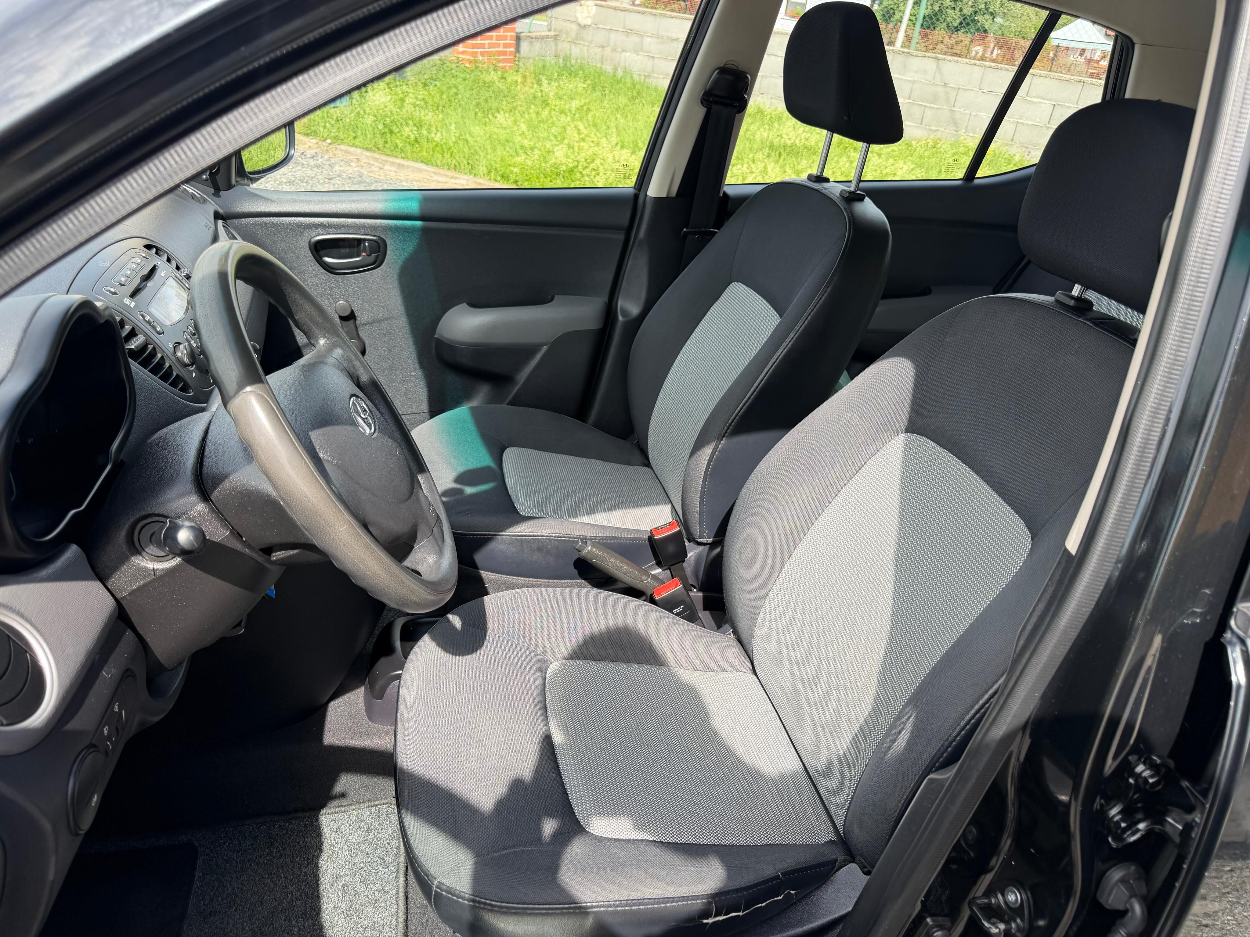Hyundai i10, 1.1I 49KW 1.MAJITEL - fotka 6