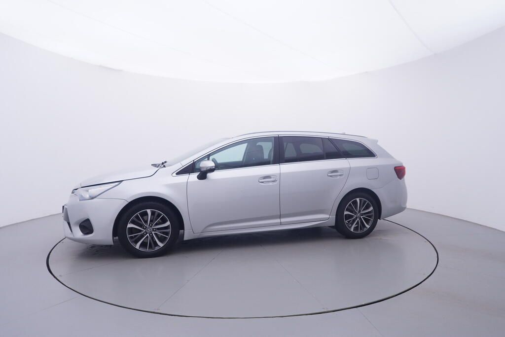 Toyota Avensis, 2.0 D4 105 kW - fotka 2