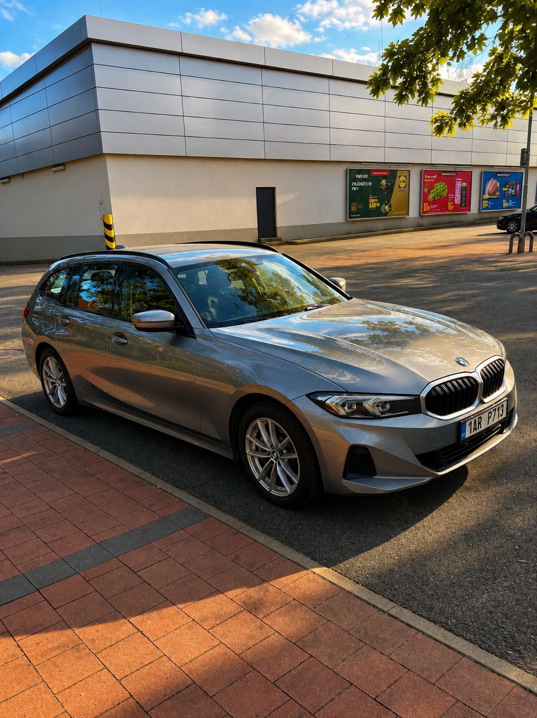 BMW Řada 3, BMW 330D. 2023 rok. 210 kw DPH - fotka 4