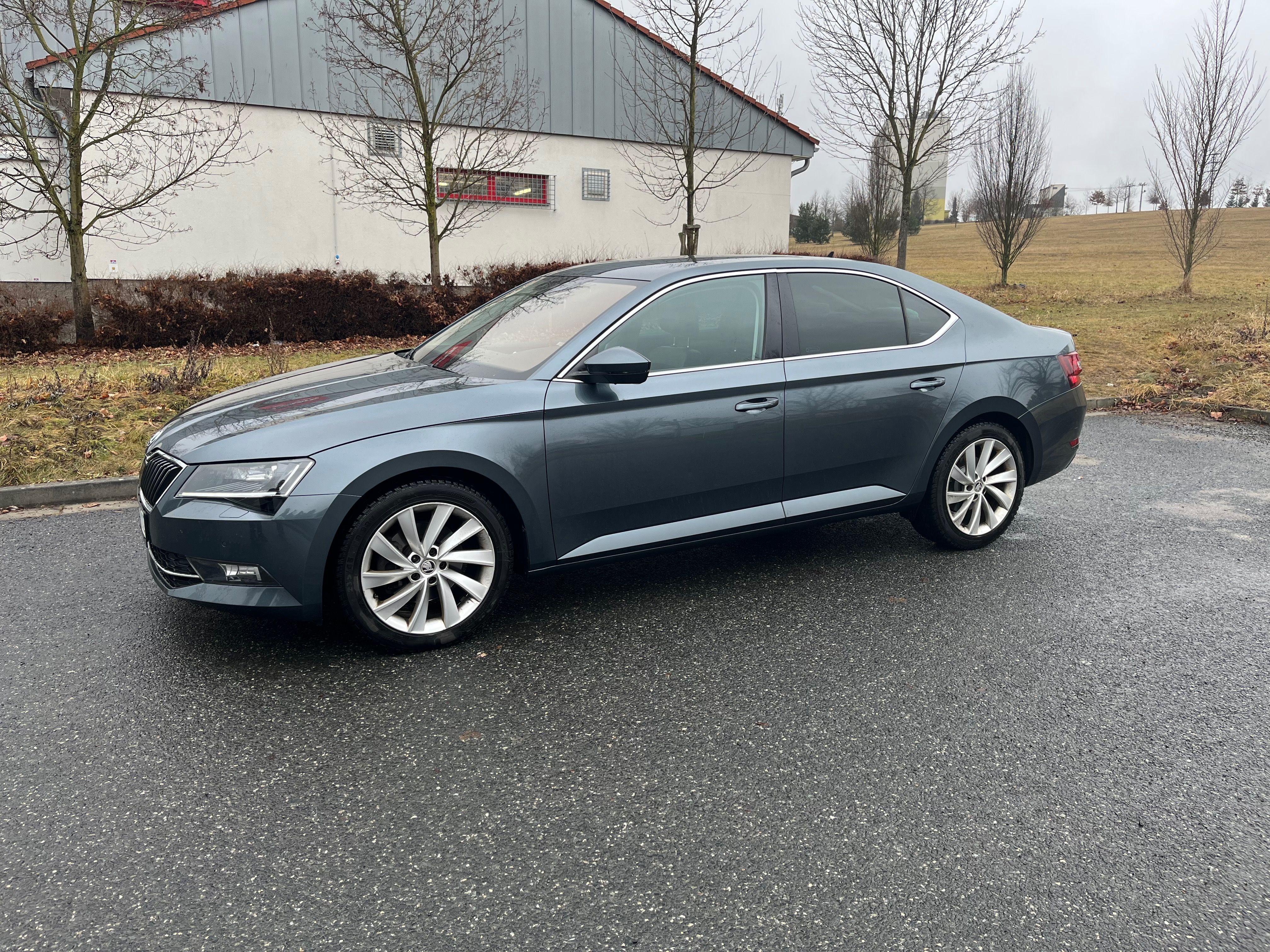 Škoda Superb, 2.0 TDI - fotka 3