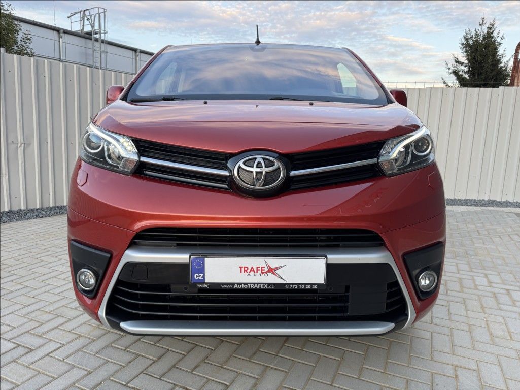 Toyota Proace Verso, 2,0 D-4D 8míst VIP LONG DPH ČR - fotka 2