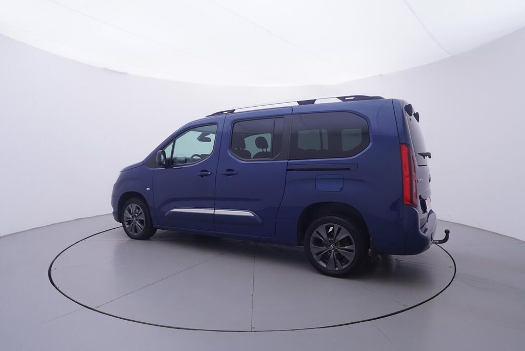 Toyota Proace City Verso, 1.5 D4-D 96 kW - fotka 3