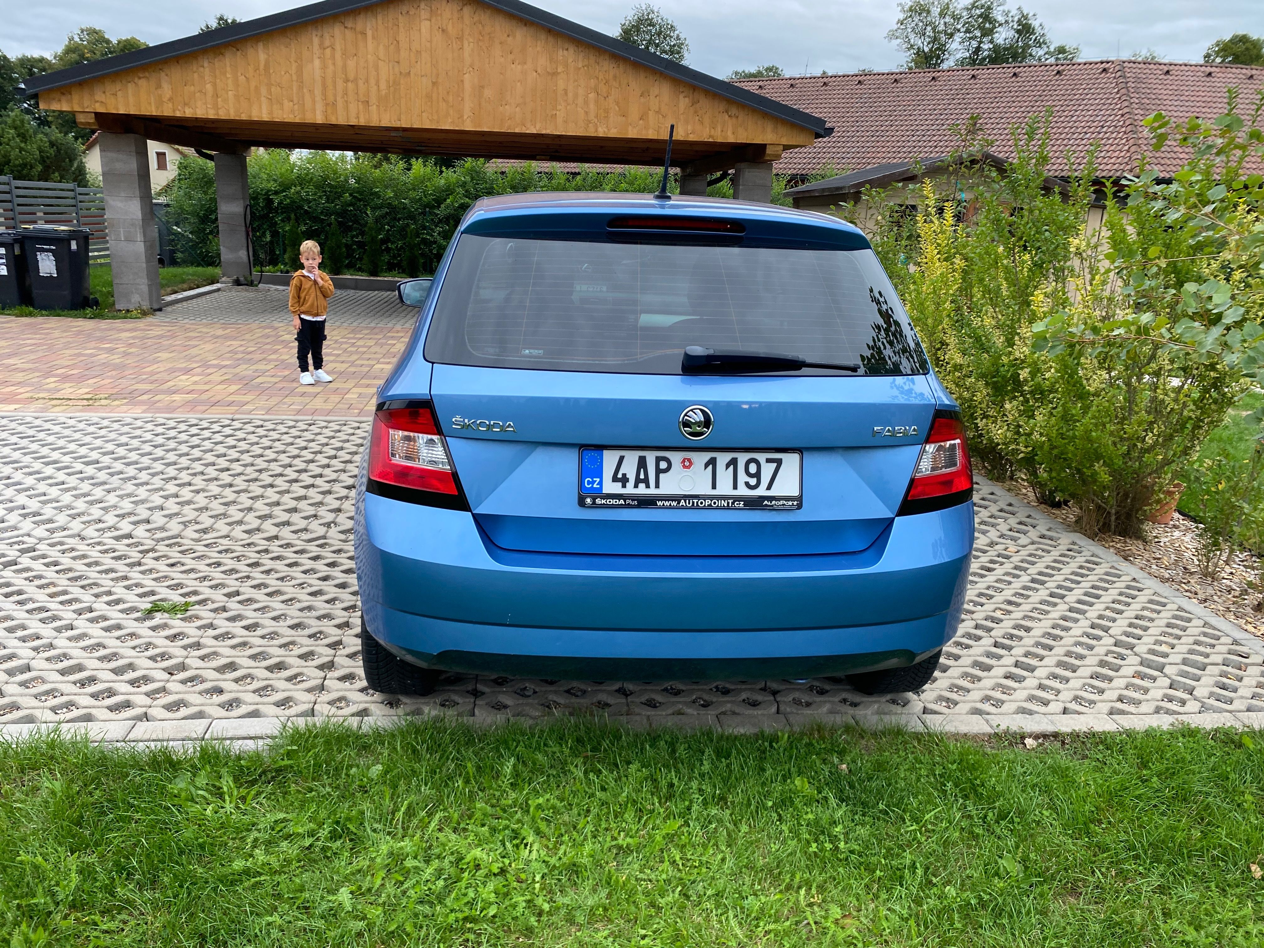 Škoda Fabia, 1,2 TSI 81KW,CZ, 2 maj.ser.kni - fotka 5