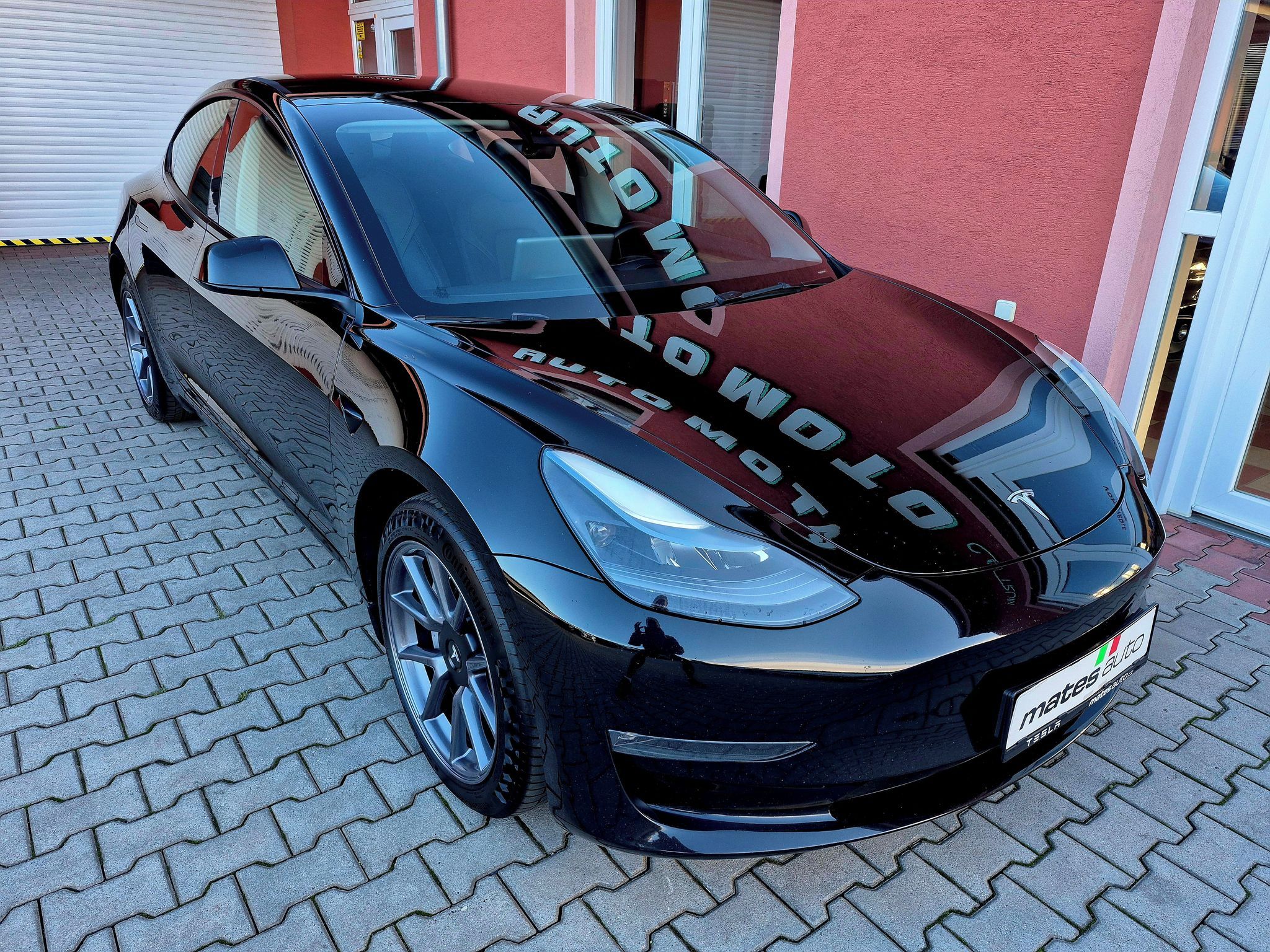 Tesla Model 3, Long Range Dual Motor - 366 kW - fotka 4