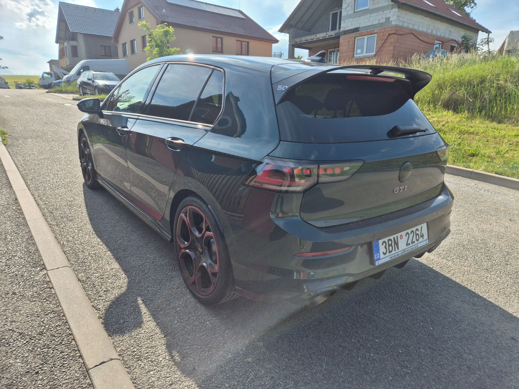 Volkswagen Golf, EDICE 50 let, 325 koní - fotka 3