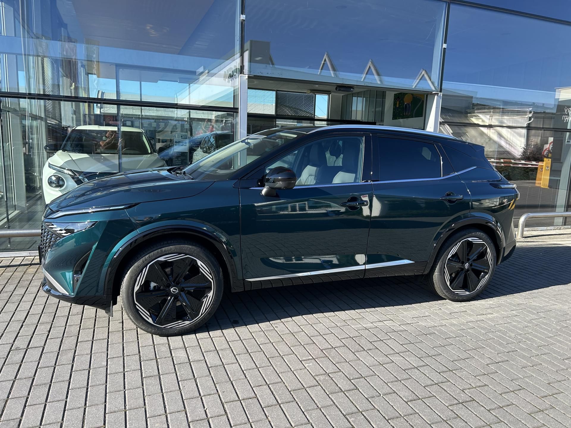 Nissan Qashqai, Tekna Plus 1.3 DIG-T 116kw Aut - fotka 2