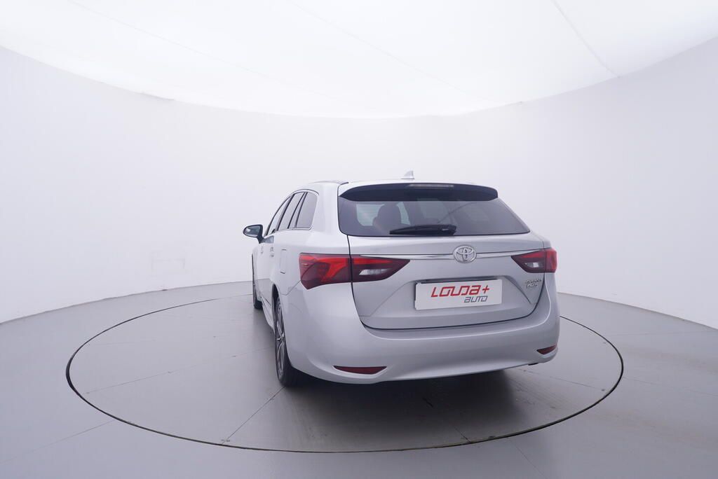 Toyota Avensis, 2.0 D4 105 kW - fotka 4