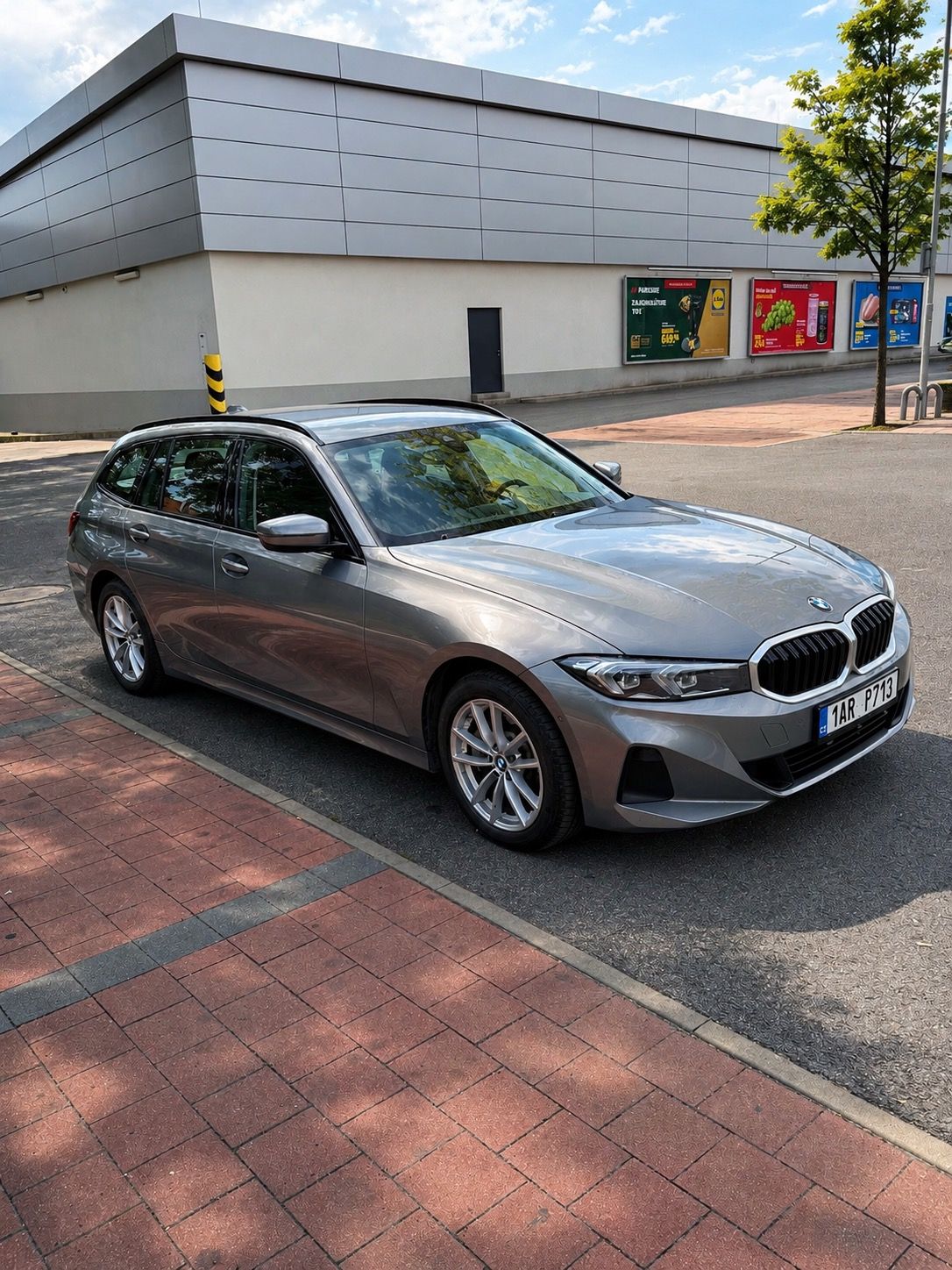 BMW Řada 3, BMW 330D. 2023 rok. 210 kw DPH - fotka 3