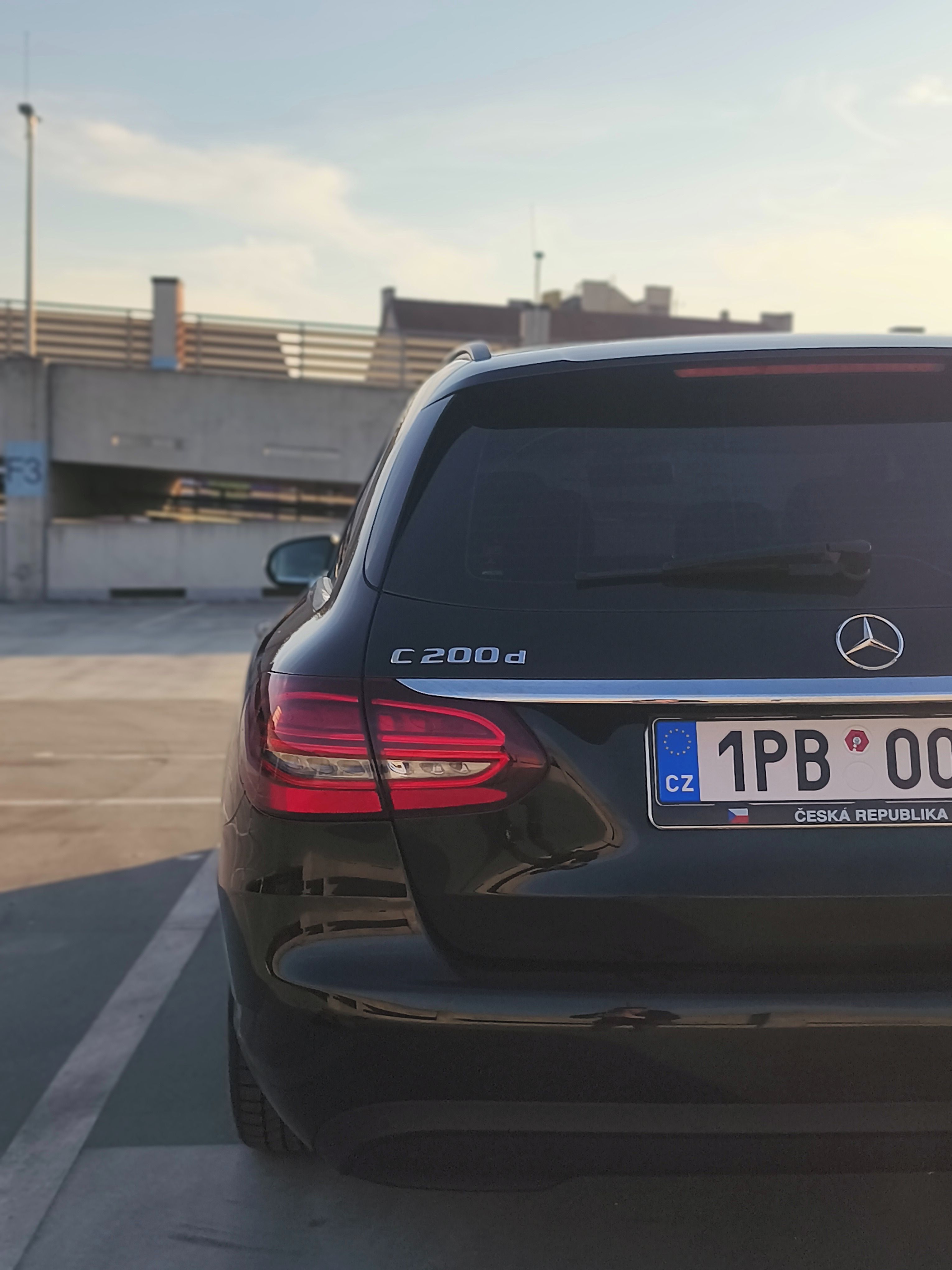 Mercedes-Benz Třídy C, C 200d Facelift 9G-TRONIC - fotka 4
