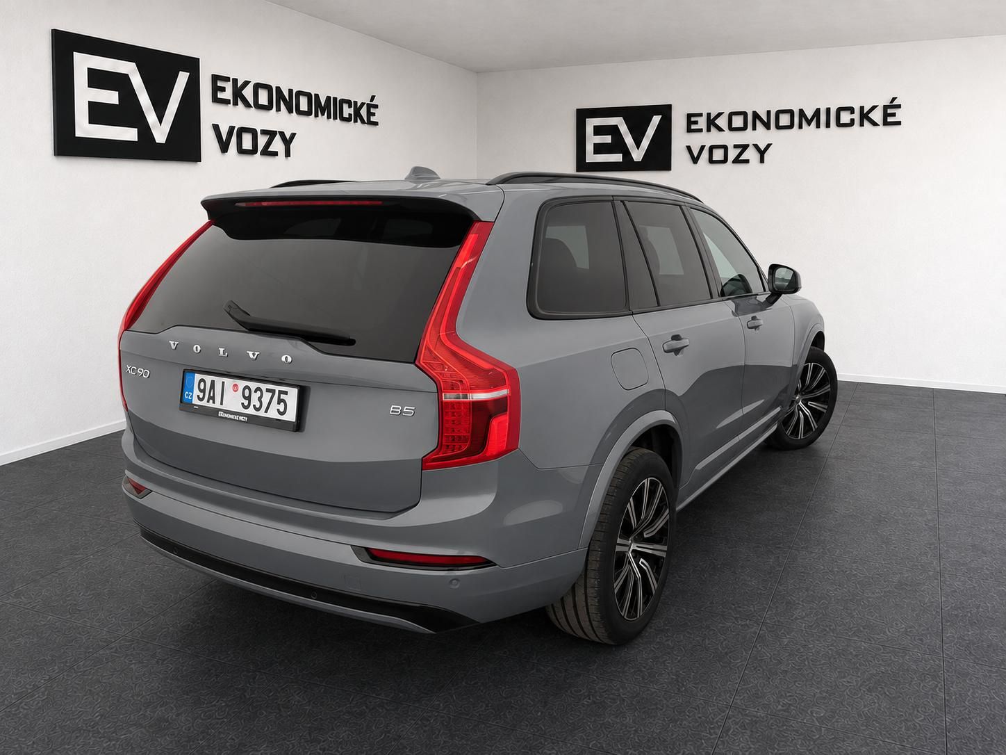 Volvo XC90, B5 ,Diesel Plus Dark Auto - fotka 3