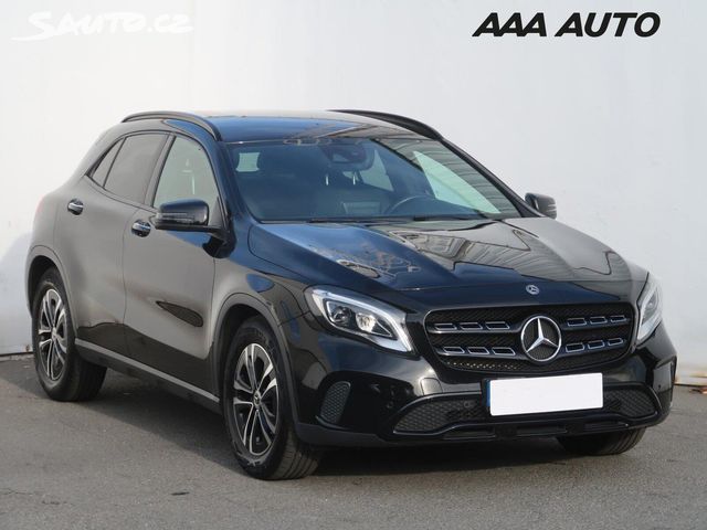 Mercedes GLA
