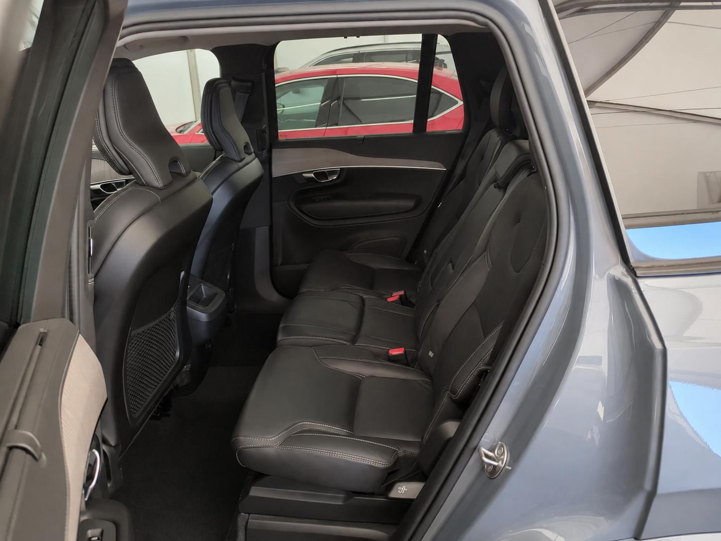 Volvo XC90, B5 ,Diesel Plus Dark Auto - fotka 5