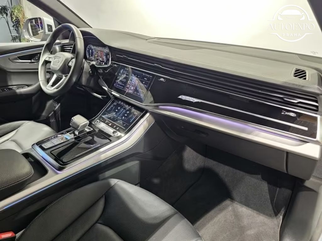 Audi Q8, 50 TDI S Line Black* - fotka 5