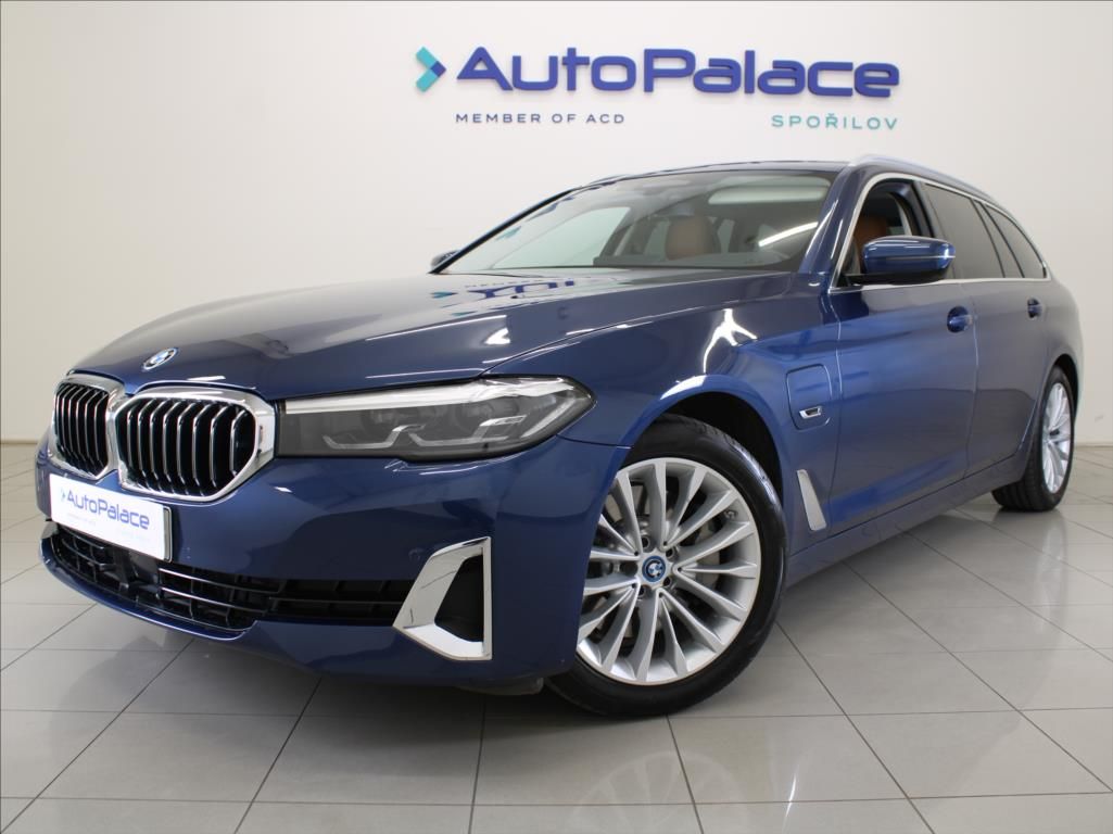 BMW Řada 5, 2,0 530e xDrive Luxury Pano.ČR