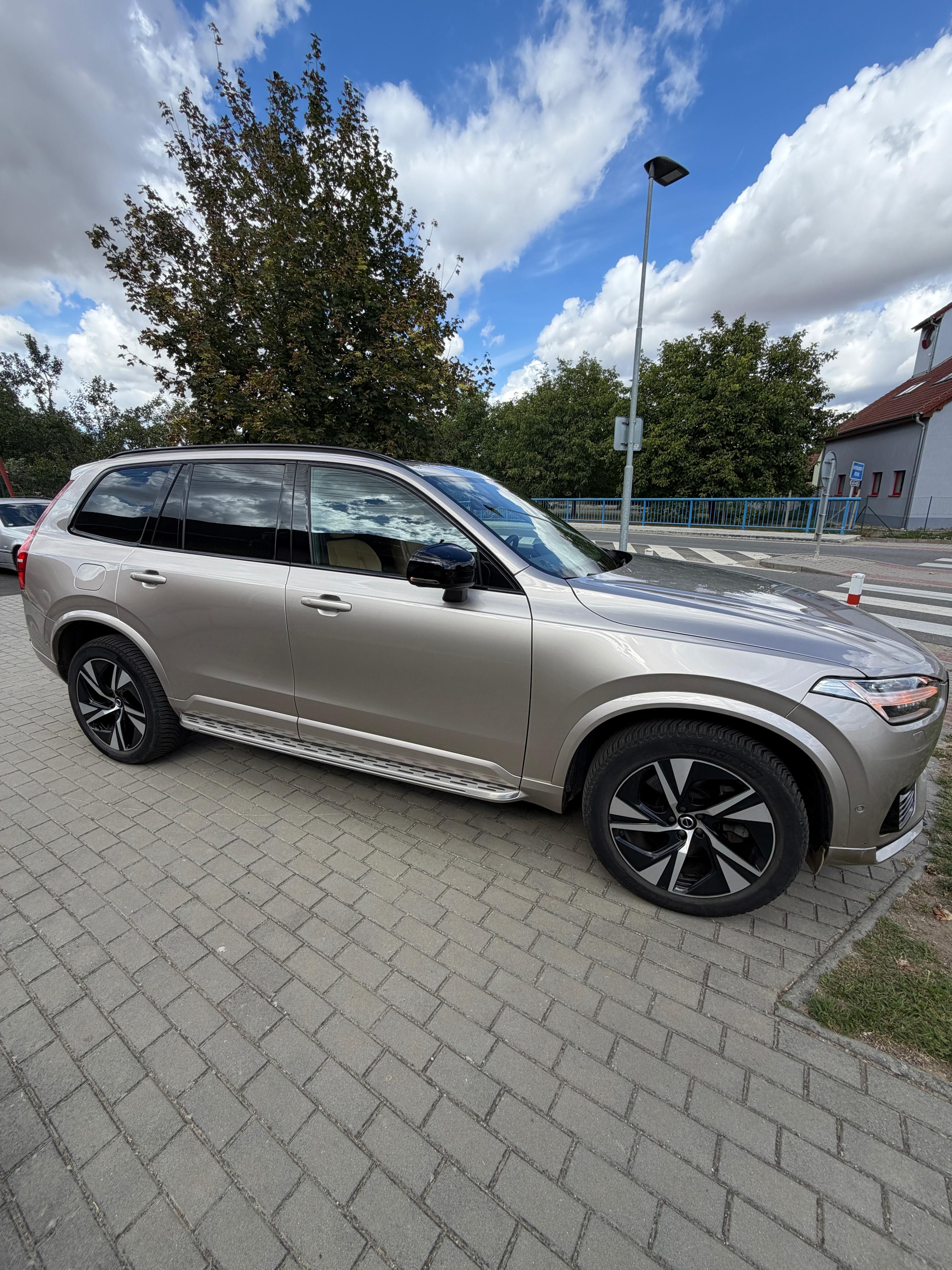Volvo XC90, T8 AWD Recharge Dark Ultimate - fotka 4