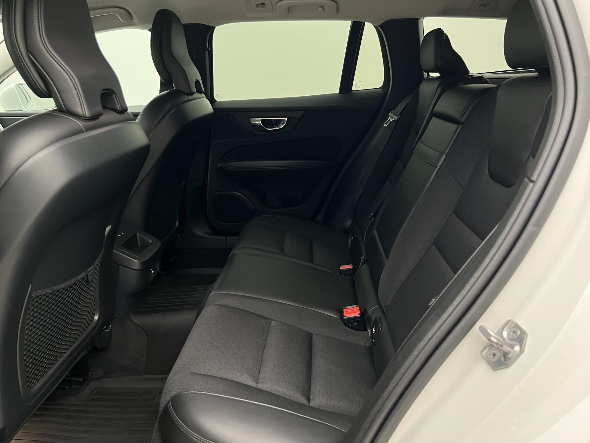 Volvo V60, D3 MOMENTUM MAN - fotka 6