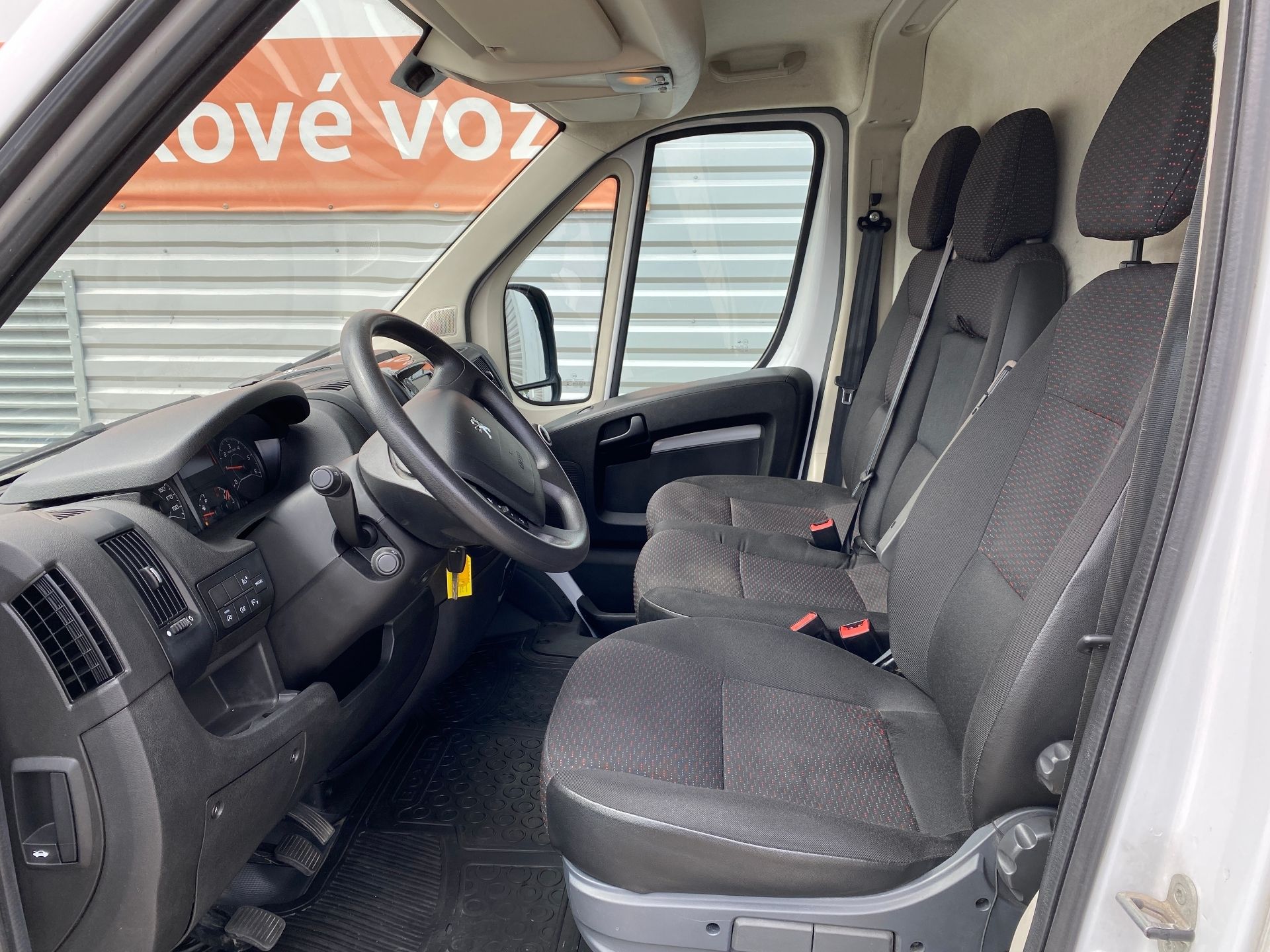 Peugeot Boxer, 2.2 HDi 121kW L3H2 - fotka 5