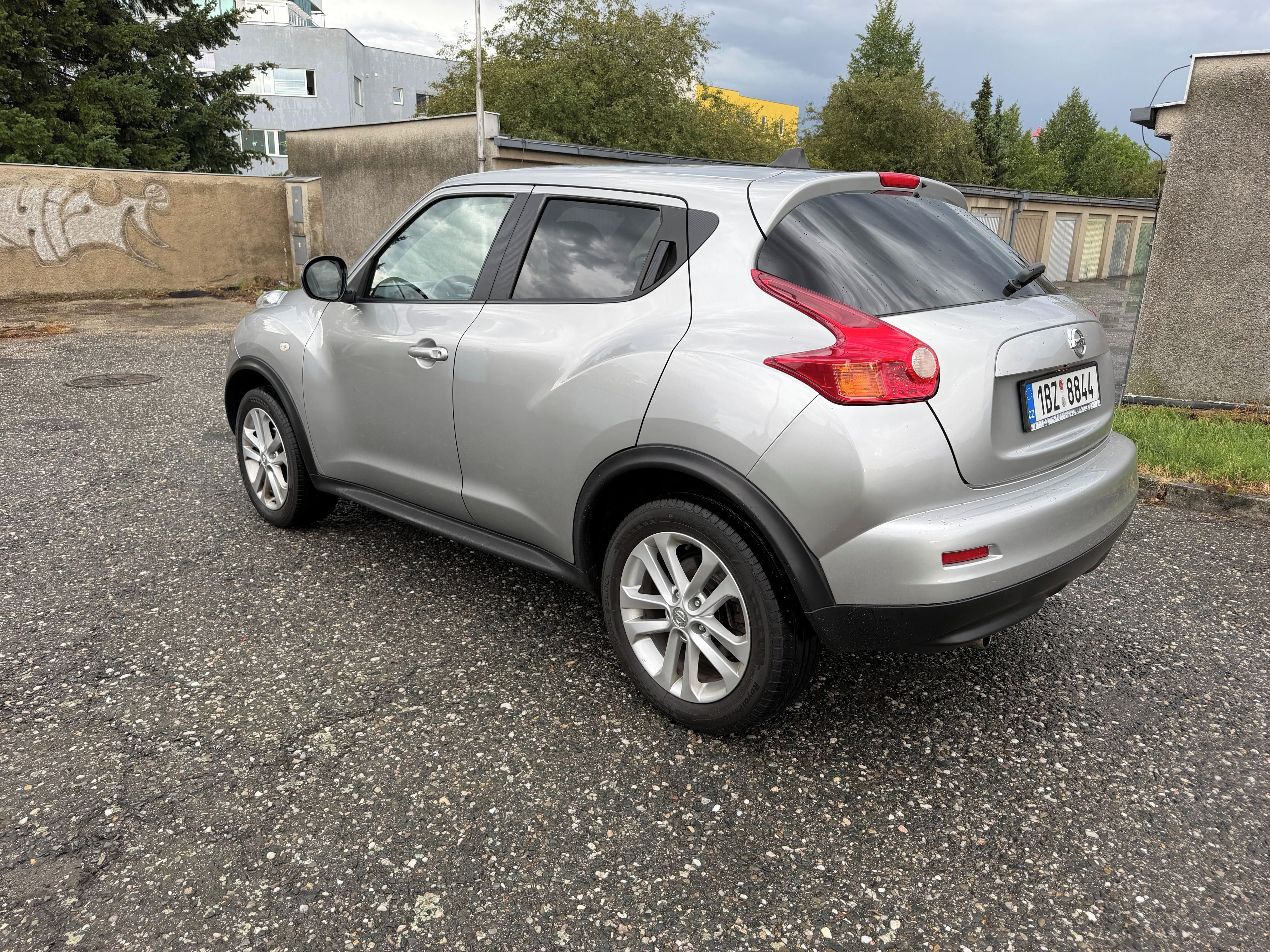 Nissan Juke, 1.6i, EXLUSIVE, nová STK - fotka 5