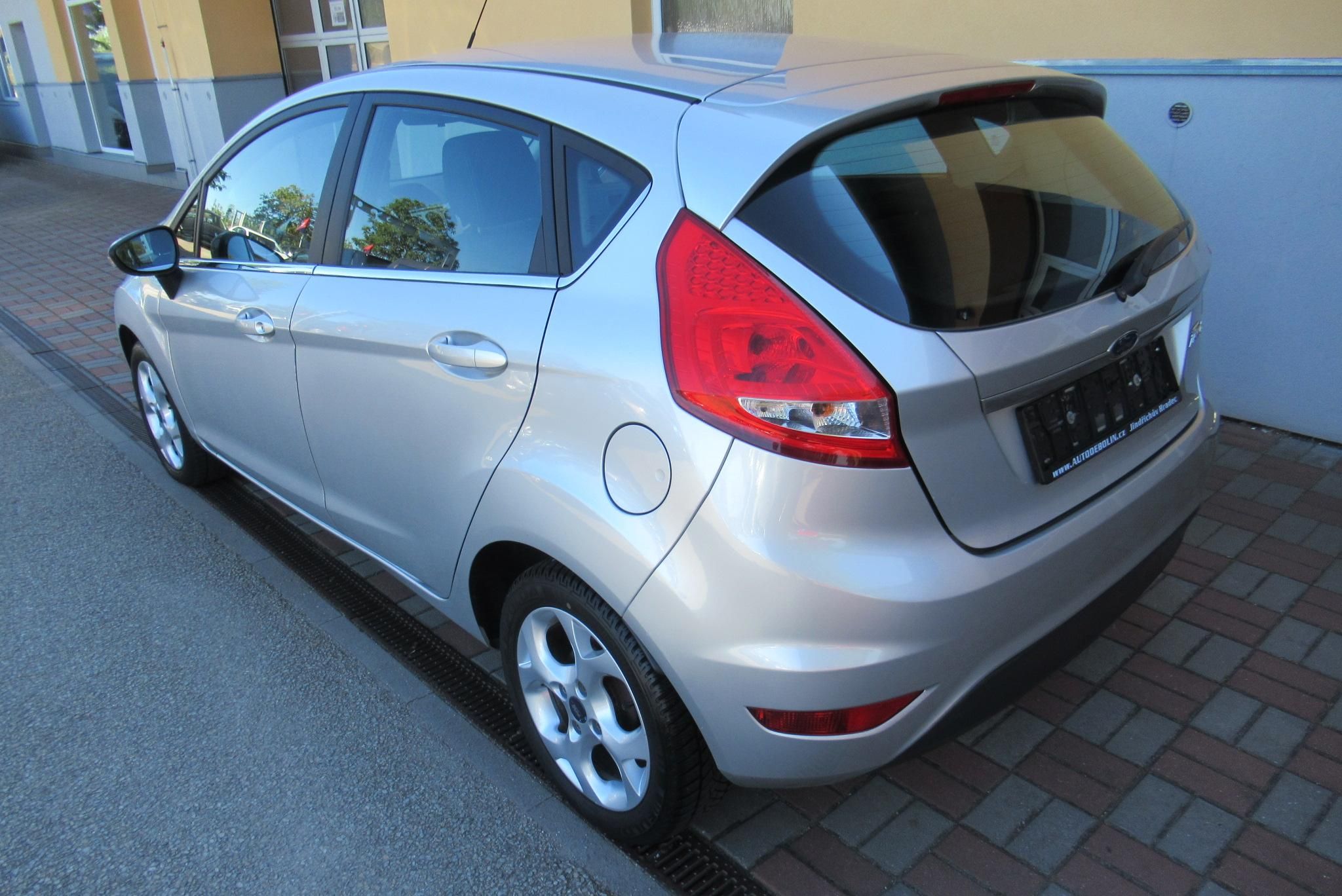 Ford Fiesta, 1.2i KLIMA  SADA ALU KOL - fotka 5