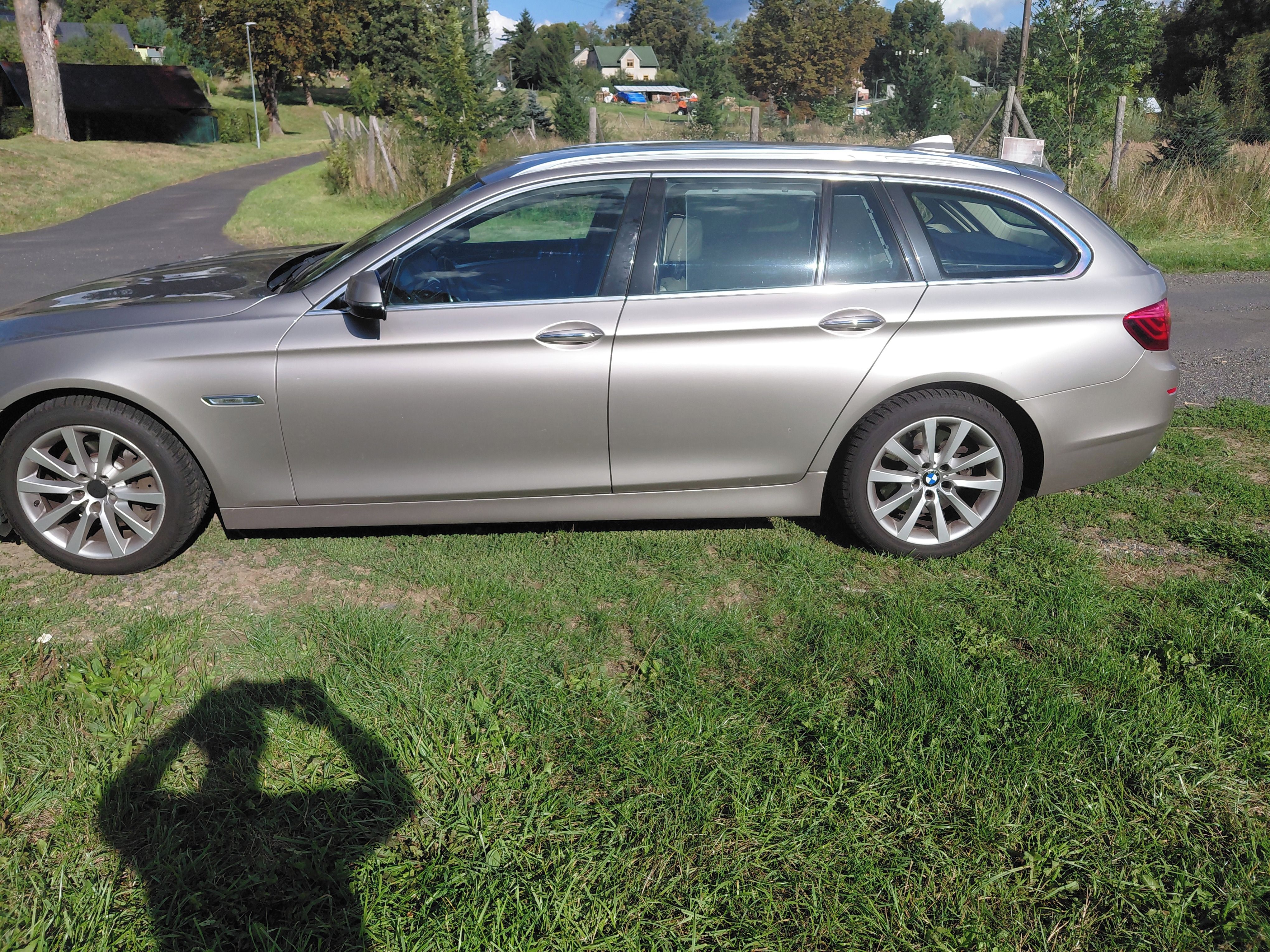 BMW Řada 5, F11 530 xd -automat - fotka 6