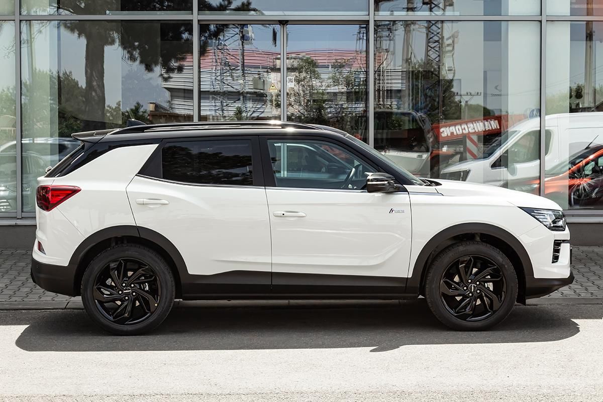 SsangYong Korando, 1,5 GDI 2WD AT STYLE+TECH+BLAK - fotka 4