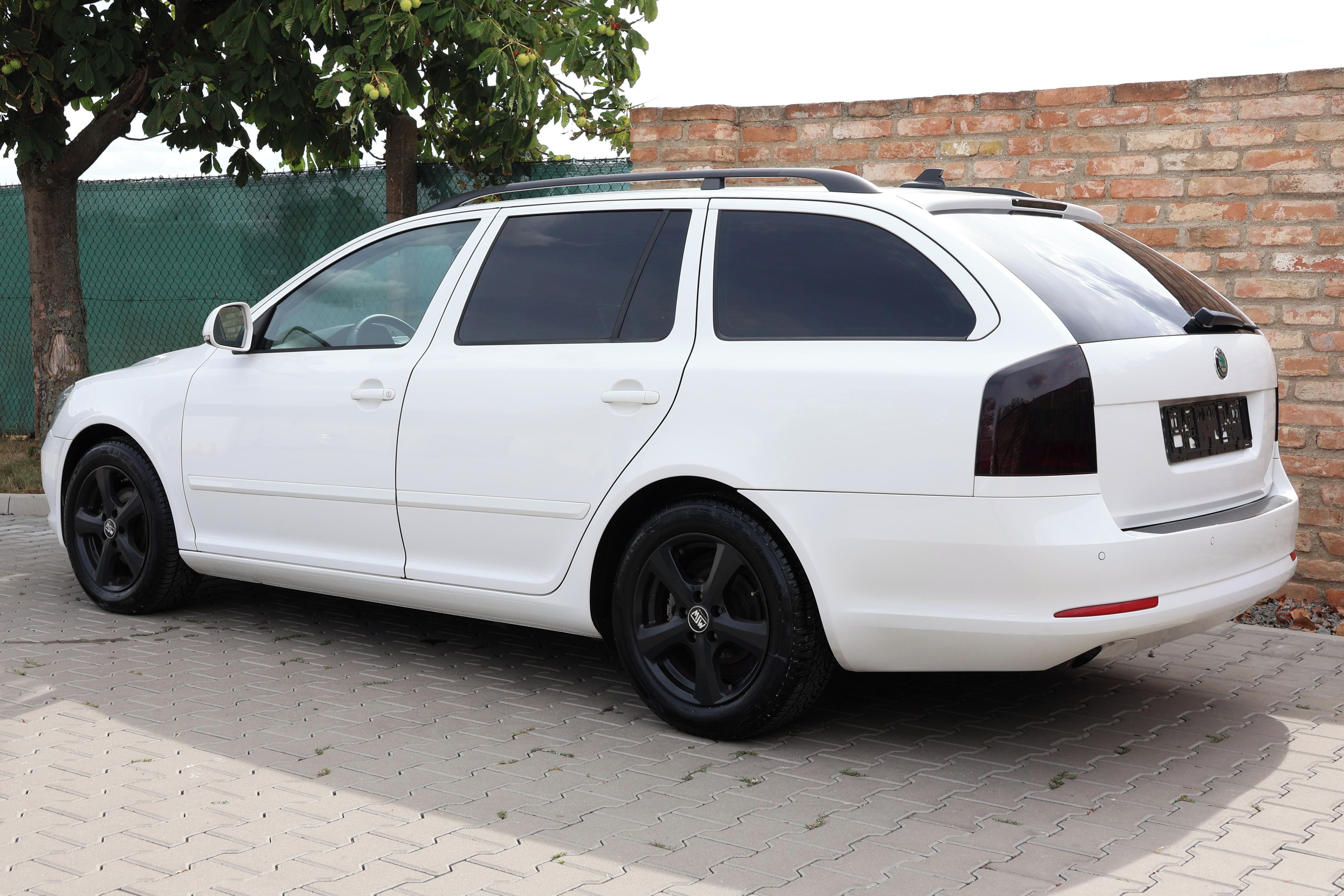 Škoda Octavia, 1.6TDI DSG NAVI XENON VÝHŘEV - fotka 3