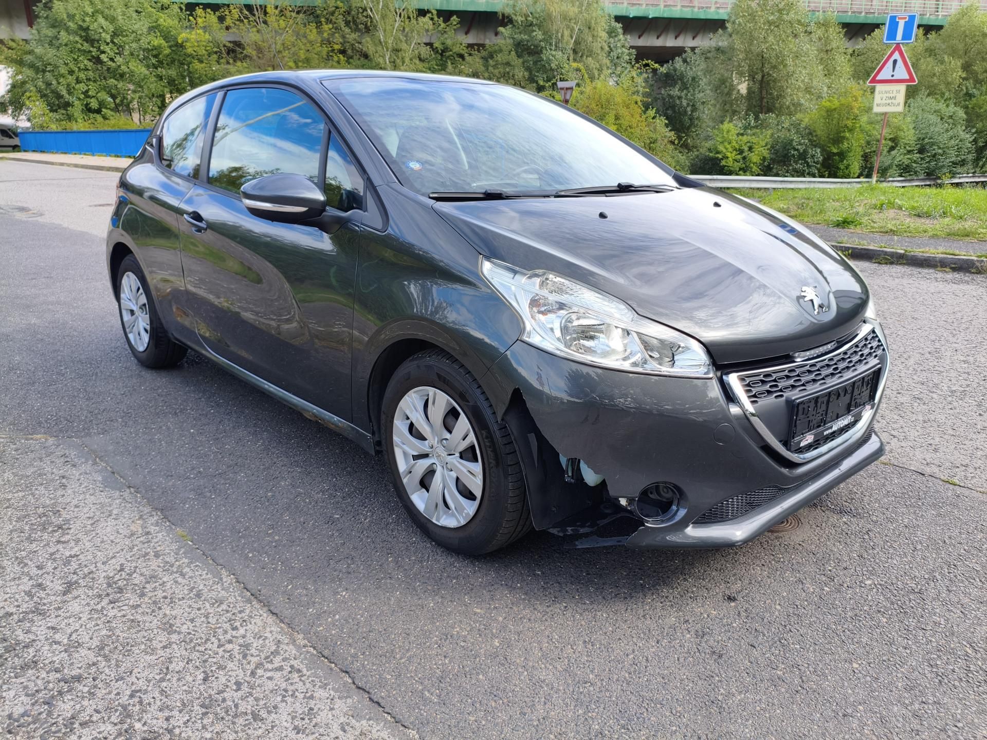 Peugeot 208, 1,6 eHDI 68Kw - fotka 4